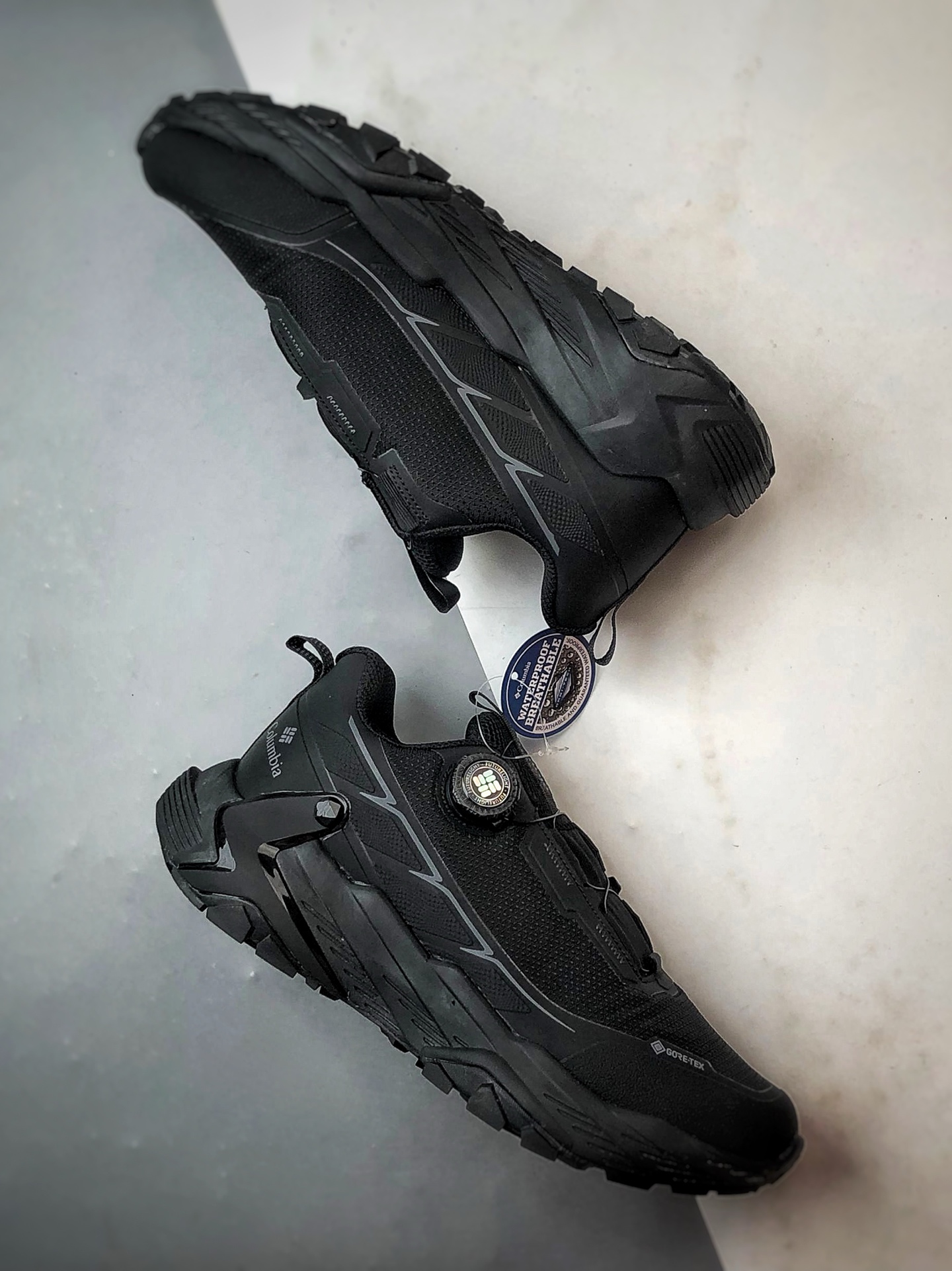 240 Columbia/哥伦比亚 黑色 男士徒步越野机能运动跑鞋