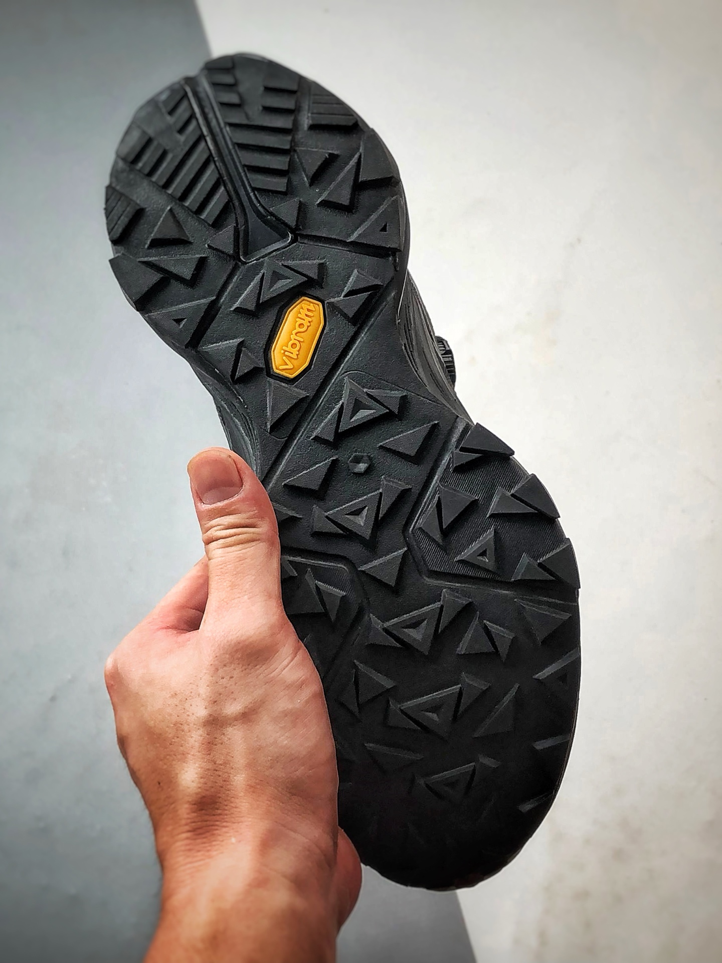 240 Columbia/哥伦比亚 黑色 男士徒步越野机能运动跑鞋