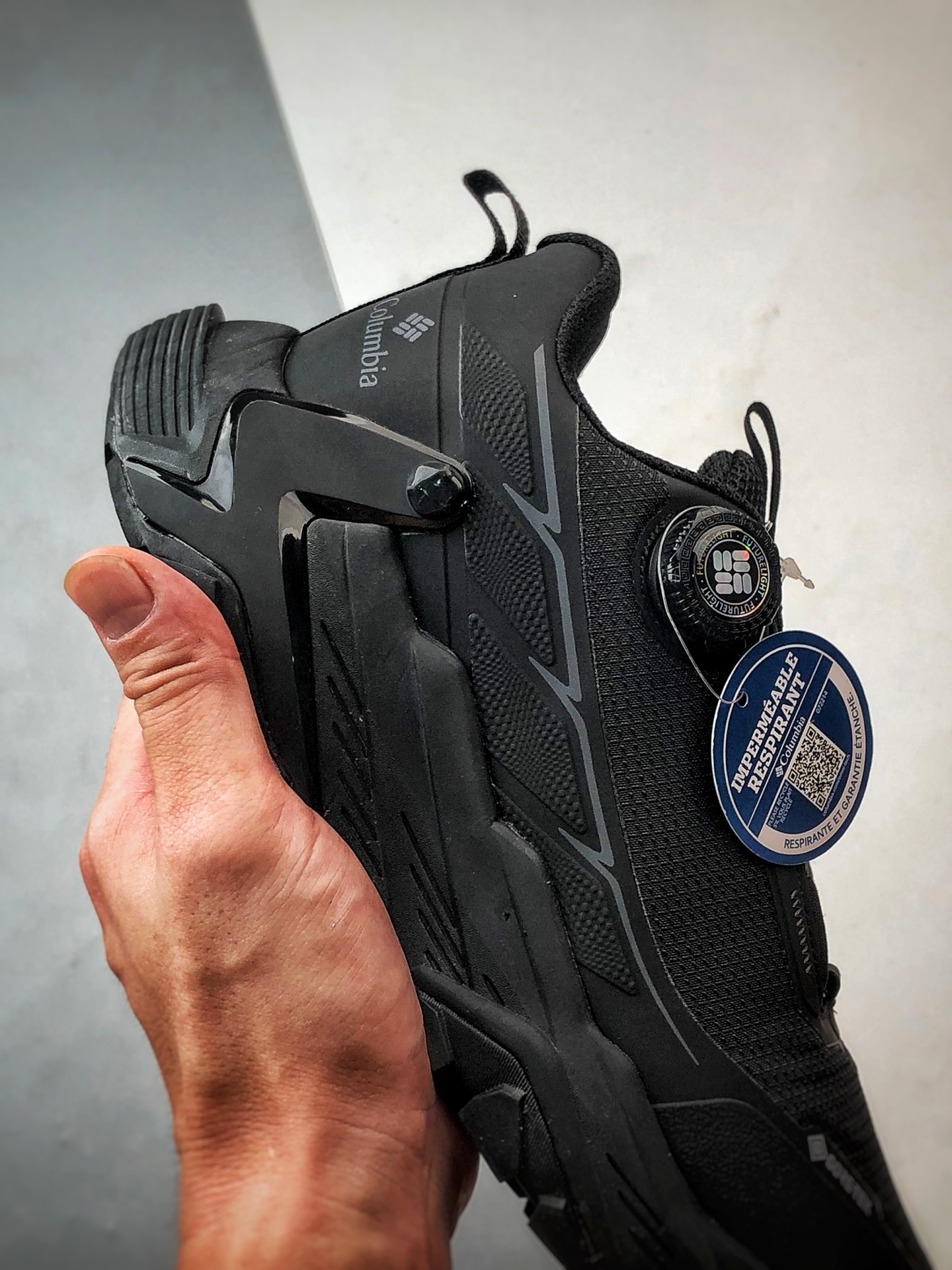 240 Columbia/哥伦比亚 黑色 男士徒步越野机能运动跑鞋