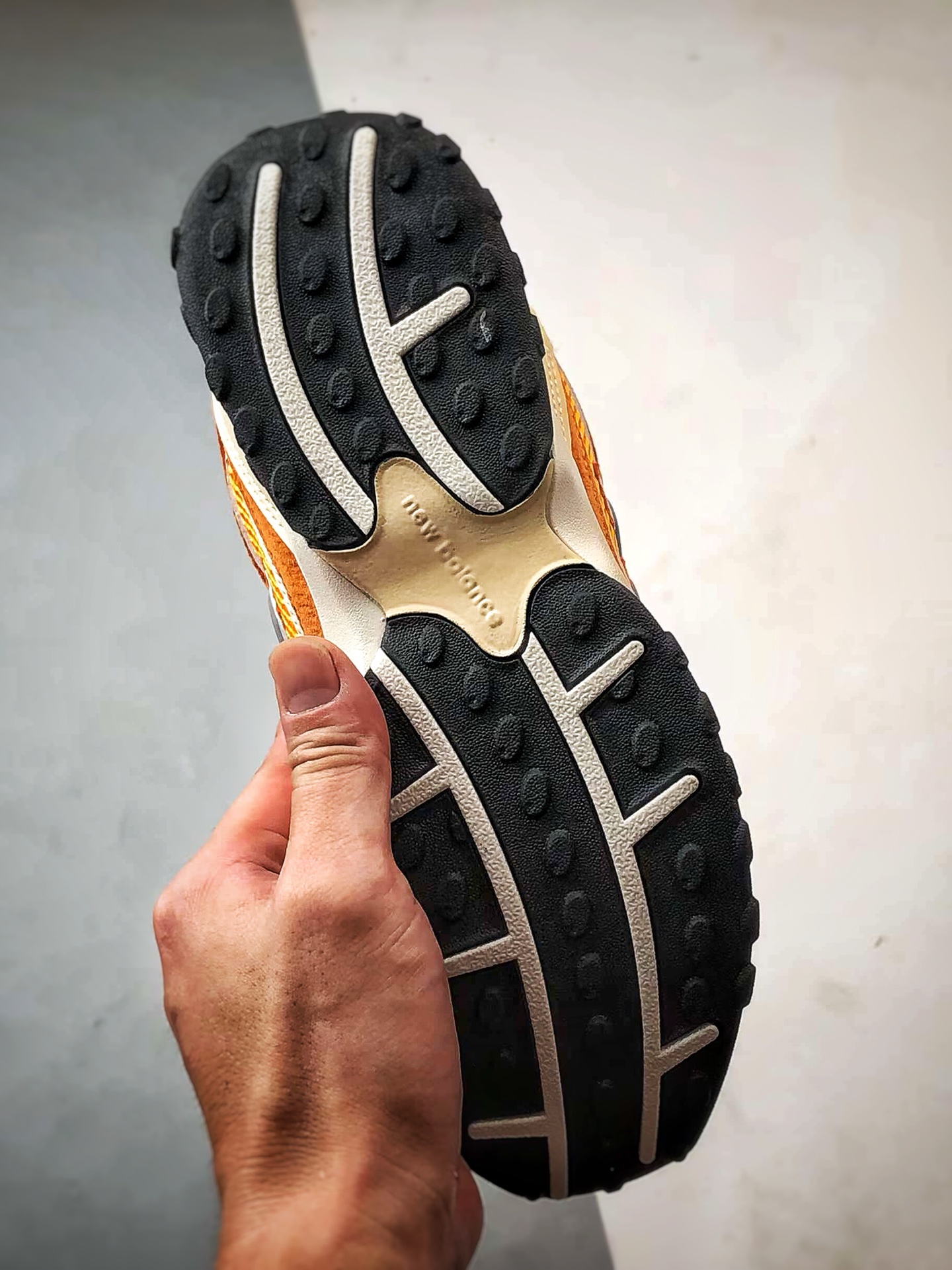 230 KITH x New Balance 204L 橙黄 新百伦复古休闲运动百搭老爹跑步鞋 U204LKTI