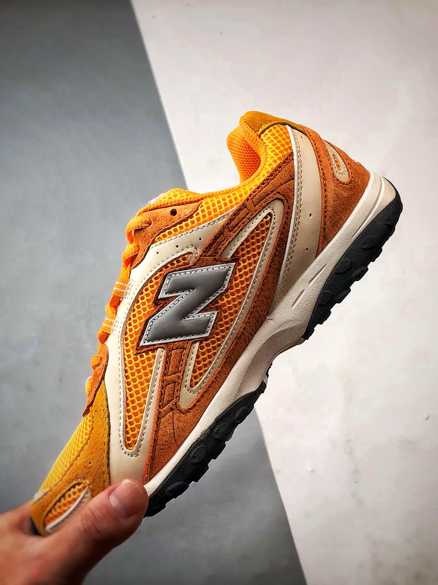 230 KITH x New Balance 204L 橙黄 新百伦复古休闲运动百搭老爹跑步鞋 U204LKTI
