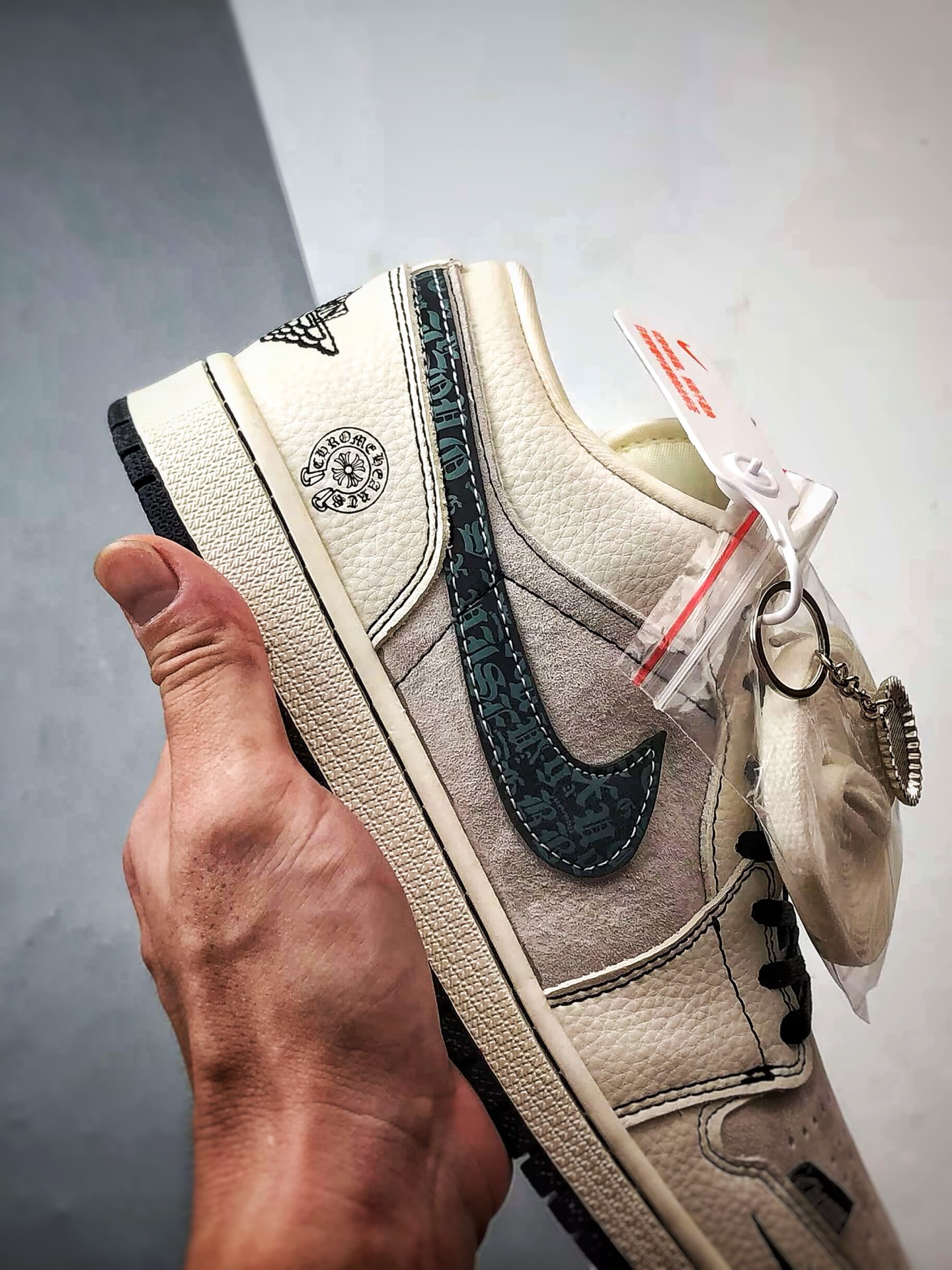 Air Jordan 1 Low ”高端定制” 克罗心米黑印花反光钩 QR2025-004