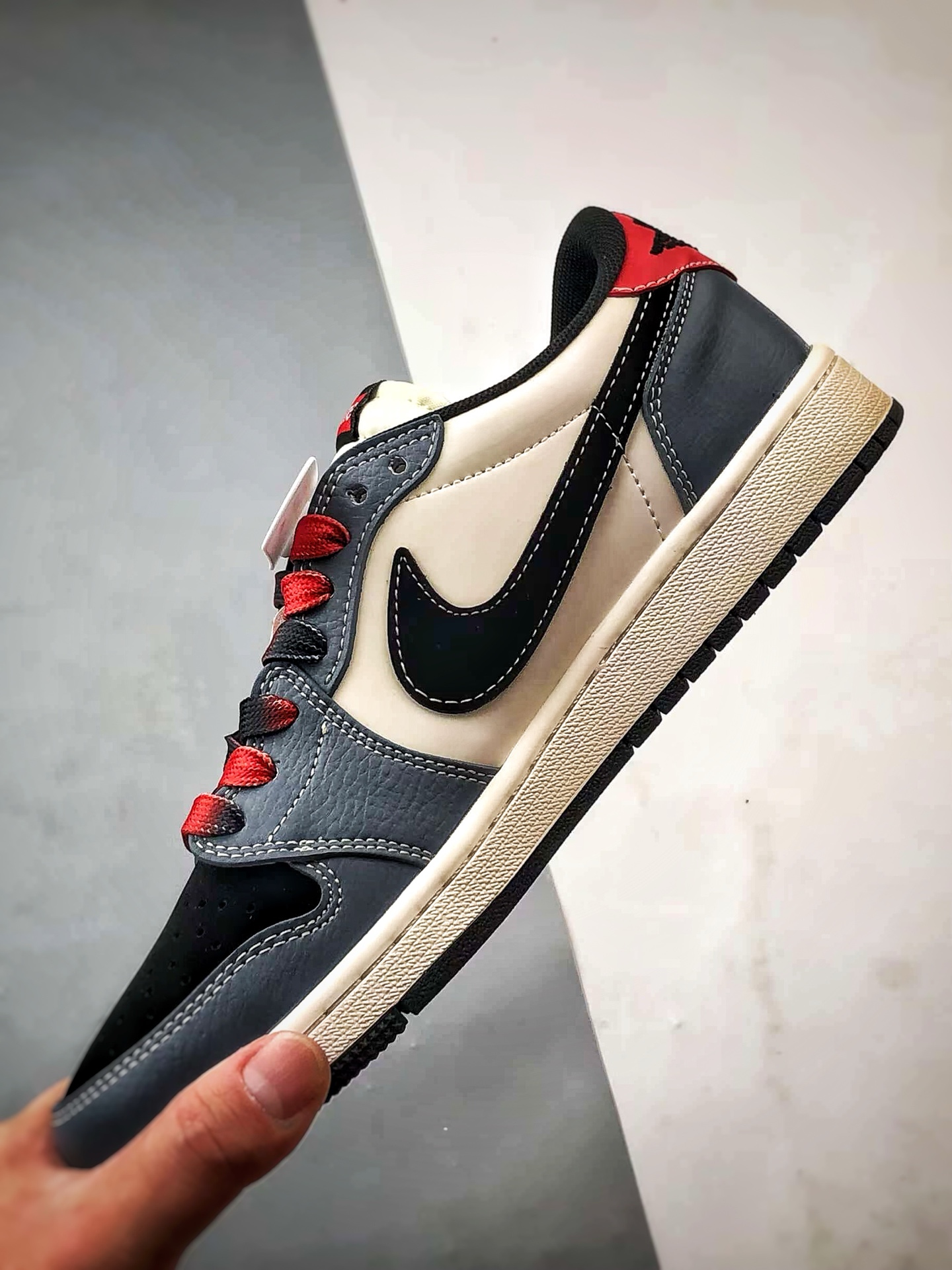 Air Jordan 1 Low ”高端定制” Sup米灰黑红倒钩 QW5088-202