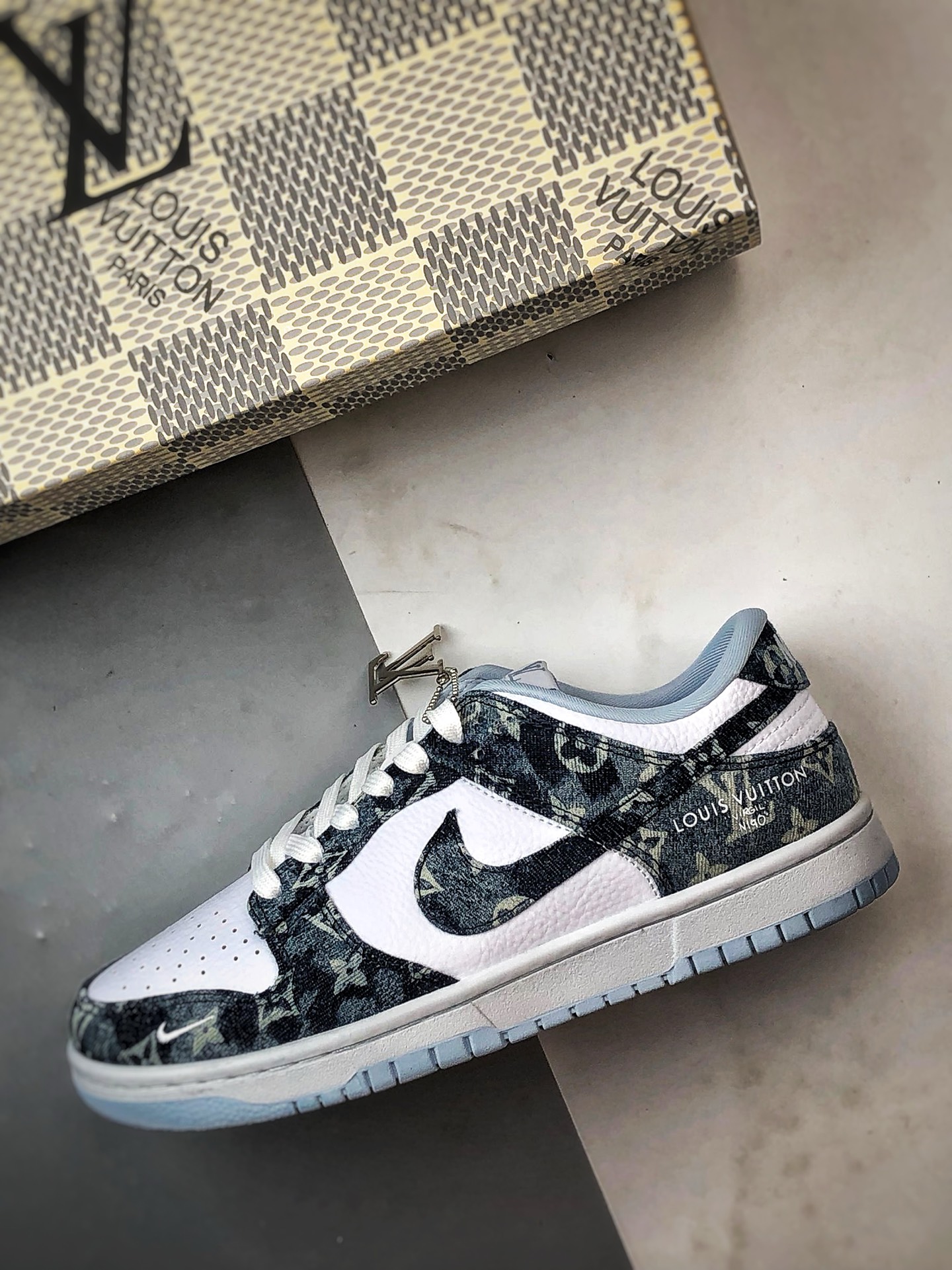 NK Dunk Low Retro ”DIY高端定制” LV印花扎染牛仔 低帮休闲运动板鞋 SC0601-475