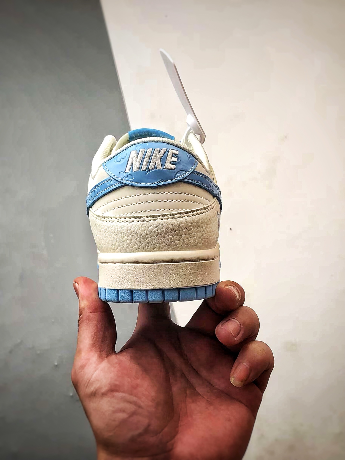 Air Jordan 1 Low ”高端定制” LV米白蓝压印钩 JP1648-015