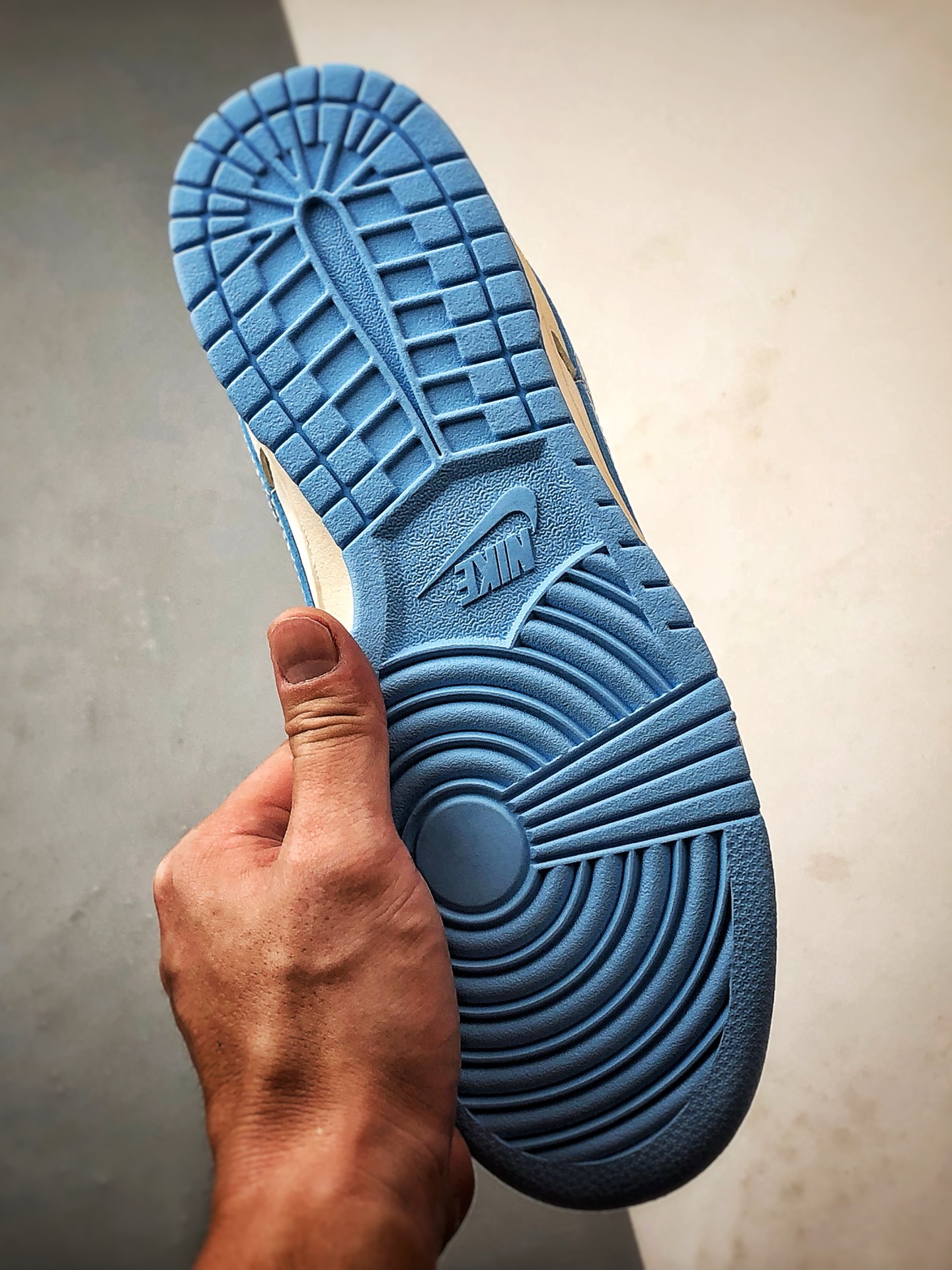 Air Jordan 1 Low ”高端定制” LV米白蓝压印钩 JP1648-015