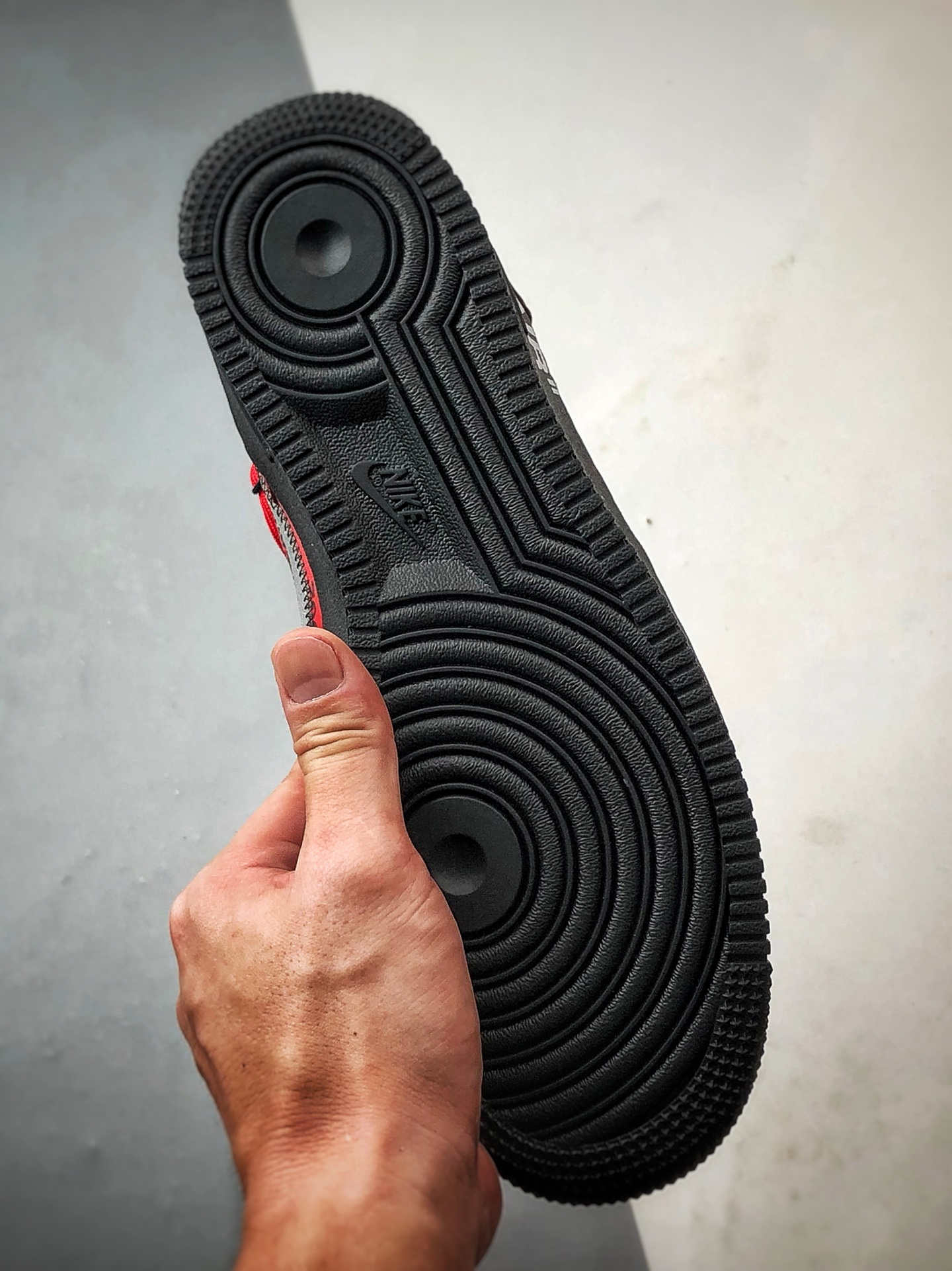 Off-White x NK Air Force 1 绑带款 黑红艺术馆 DD1876-600