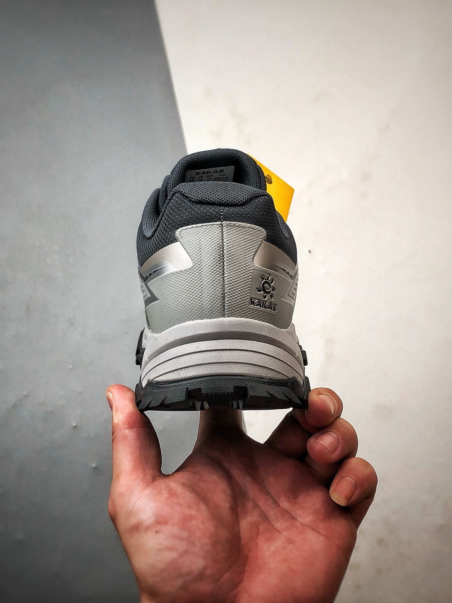 280 凯乐石KAILAS 远征5 FLT 金属银灰 户外低帮防水登山徒步运动鞋