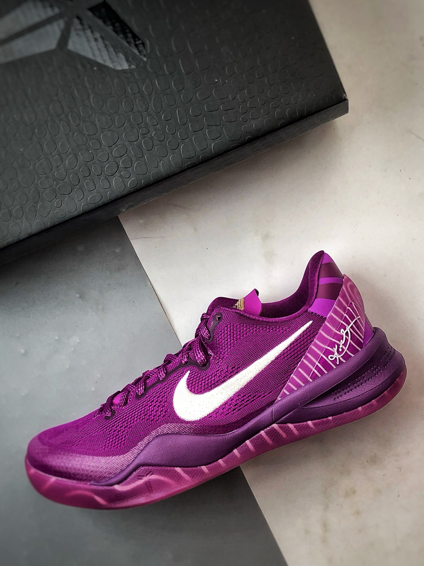 NK Kobe 8 Protro ”Eybl” PE 灭世纯原科比8代 紫色 HJ7265-500