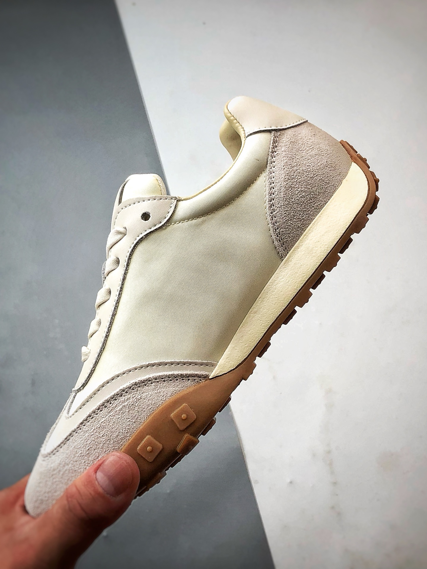 P220 真美诗joypeace 小彩蛋 city walk选手 米色 精美花纹刺绣阿甘德训复古潮流生活休闲鞋