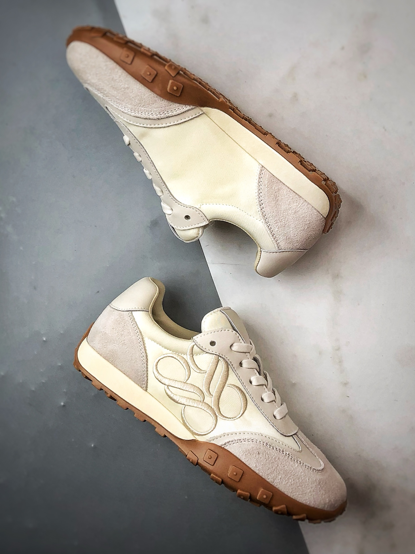 P220 真美诗joypeace 小彩蛋 city walk选手 米色 精美花纹刺绣阿甘德训复古潮流生活休闲鞋