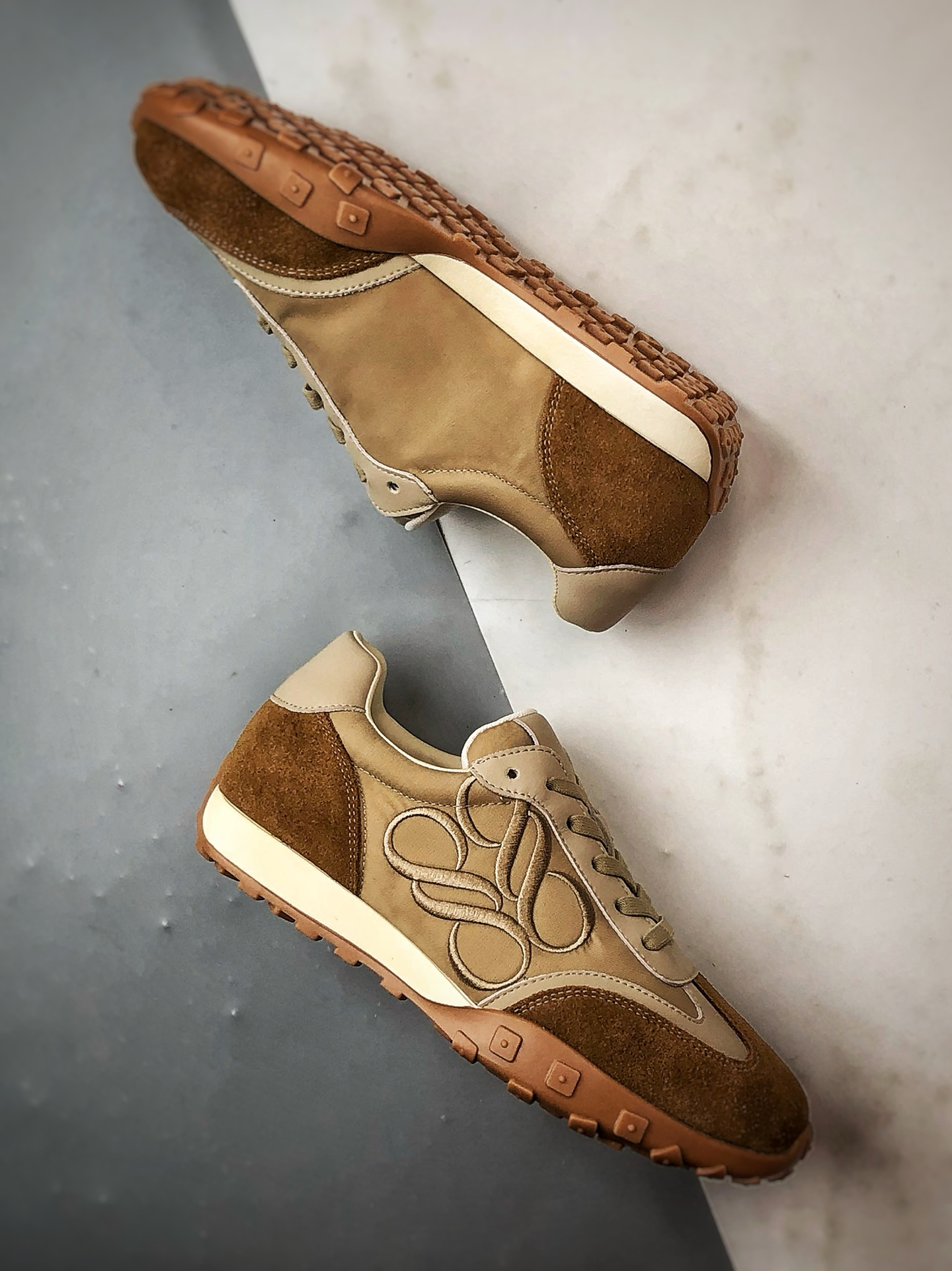 P220 真美诗joypeace 小彩蛋 city walk选手 棕色 精美花纹刺绣阿甘德训复古潮流生活休闲鞋