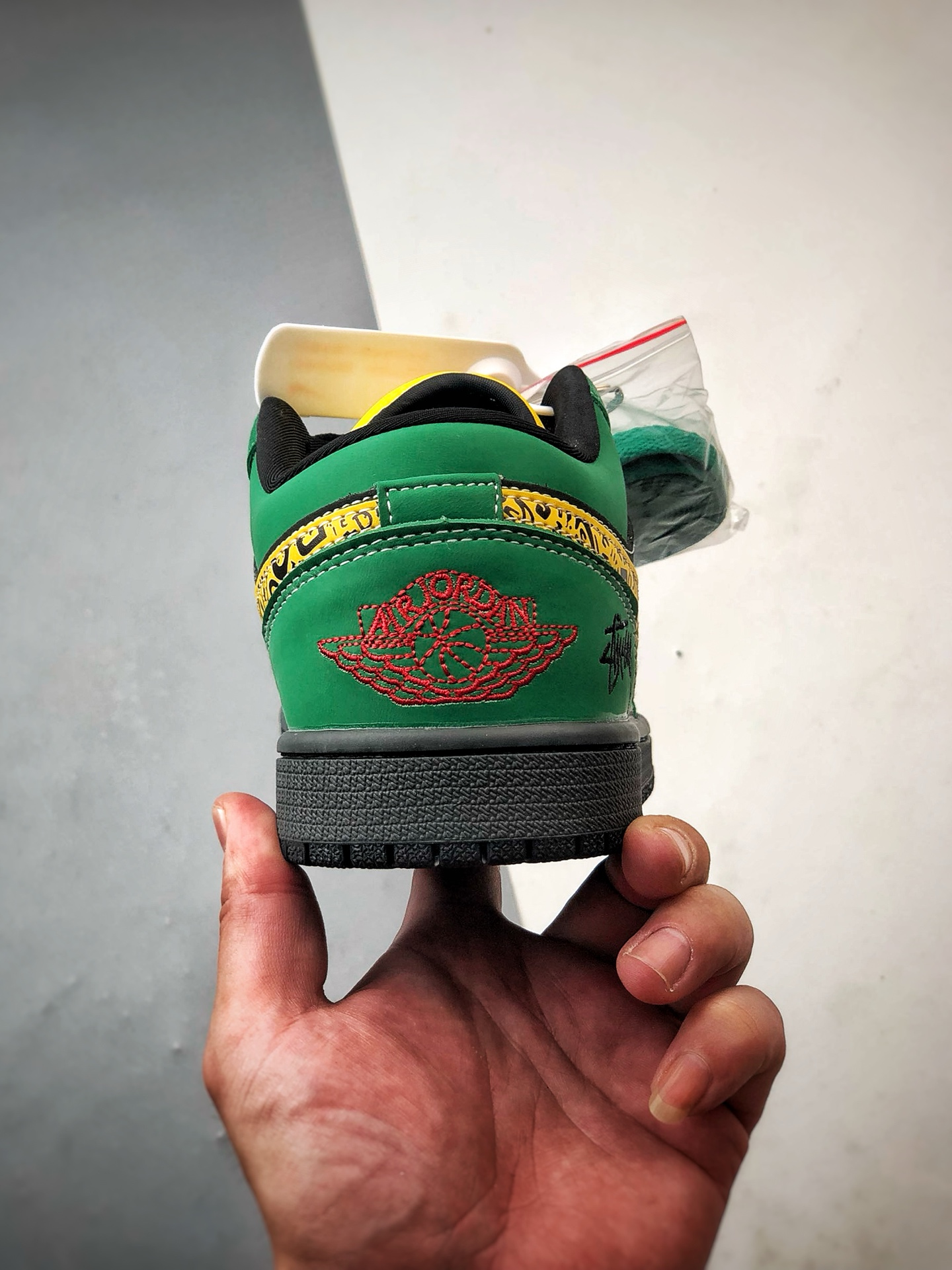 Air Jordan 1 Low ”高端定制” 斯图西黑绿印花黄钩 LR8888-011