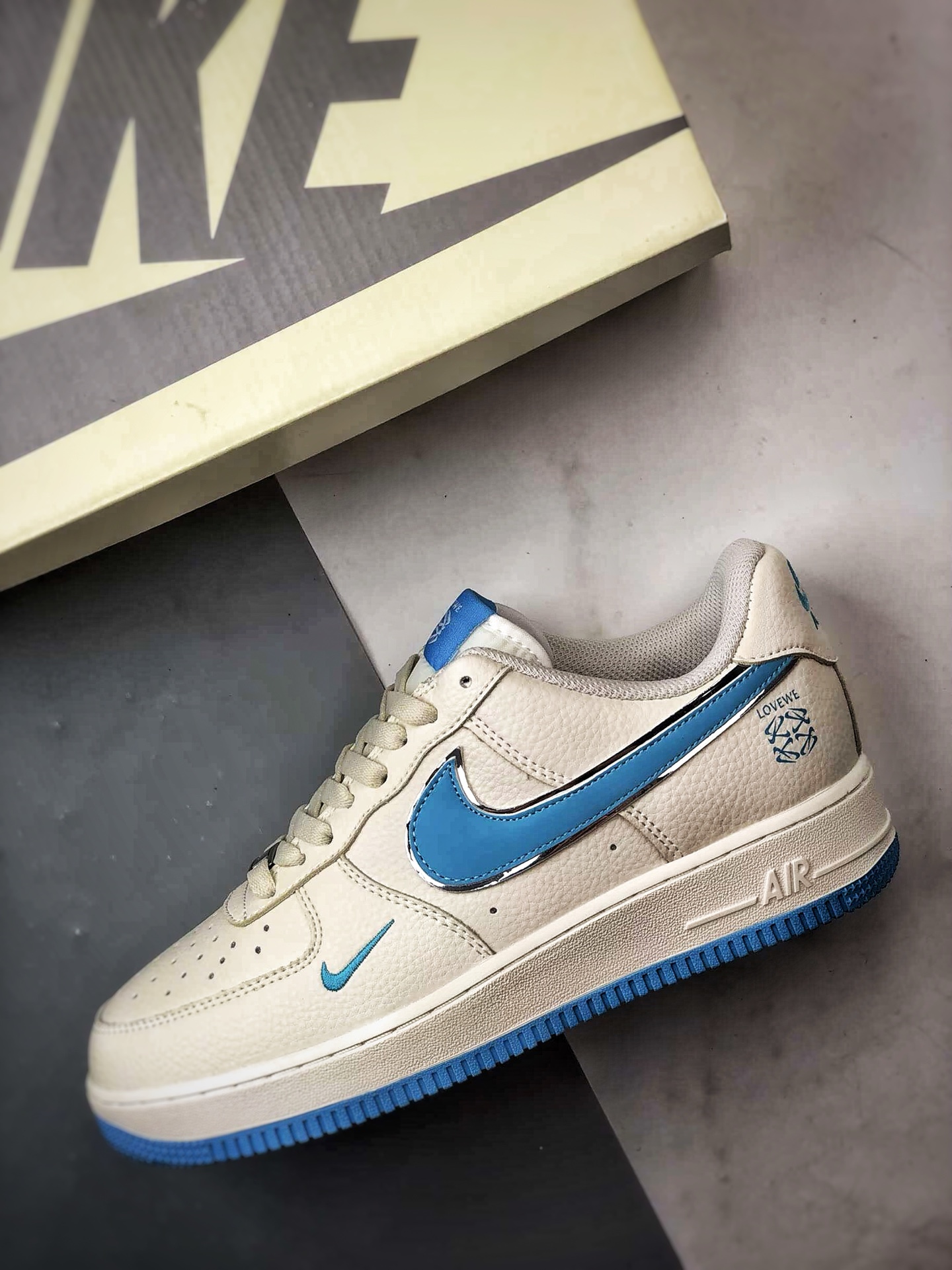 Leo x Air Force 1 Low 米白蓝 BZ6880-106