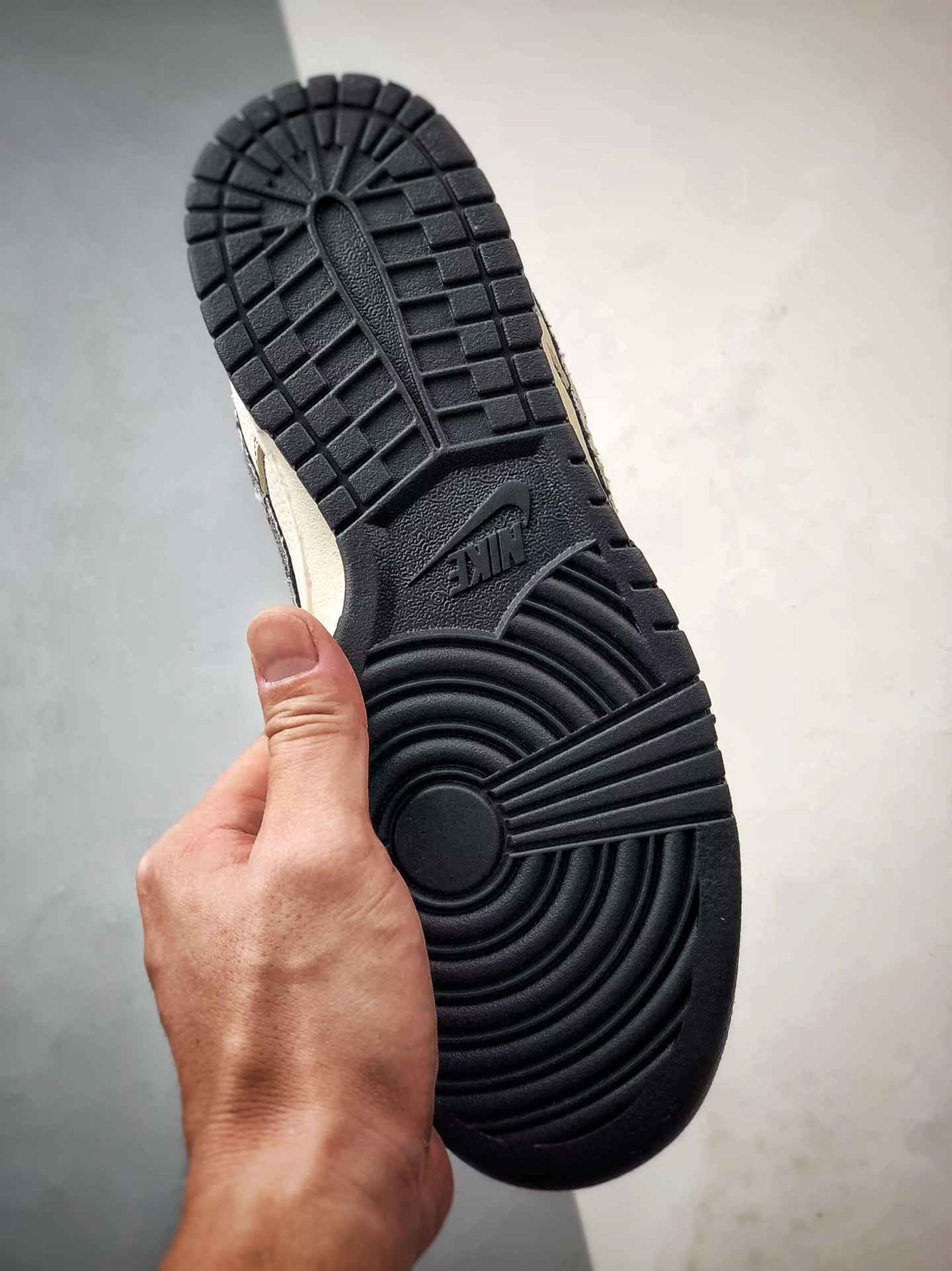 Air Jordan 1 Low ”高端定制” LV米白黑织布钩 JP1648-027