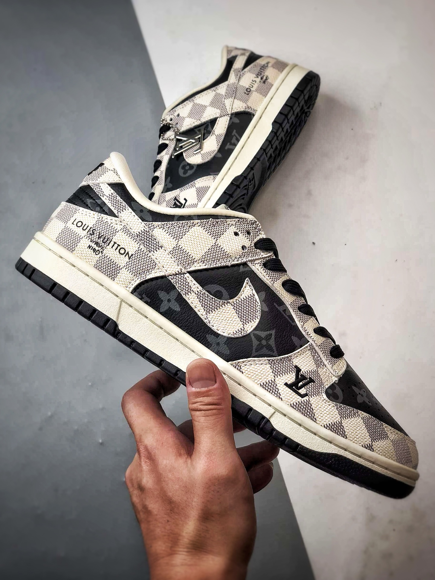 Air Jordan 1 Low ”高端定制” LV印花米黑棋盘格 SC0601-452