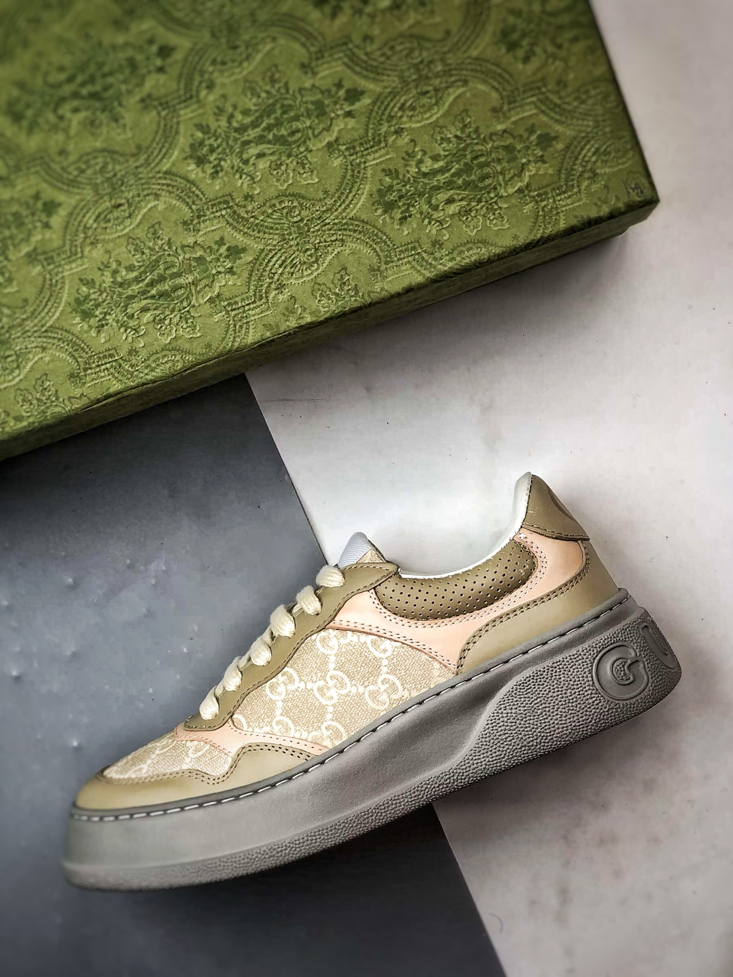 480 Chunky B Sneaker系列 麦粉色 低帮厚底增高休闲时尚饼干鞋