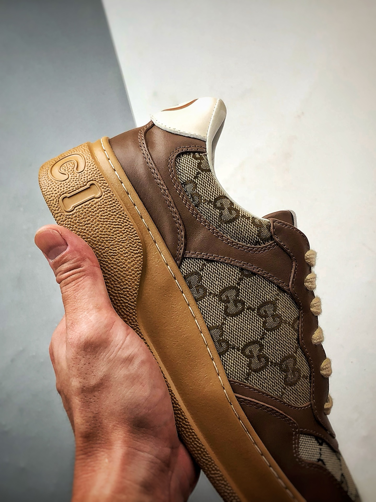 480 Chunky B Sneaker系列 棕色 低帮厚底增高休闲时尚饼干鞋