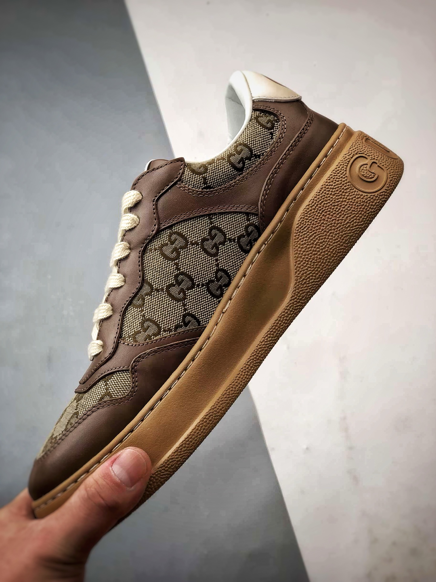 480 Chunky B Sneaker系列 棕色 低帮厚底增高休闲时尚饼干鞋