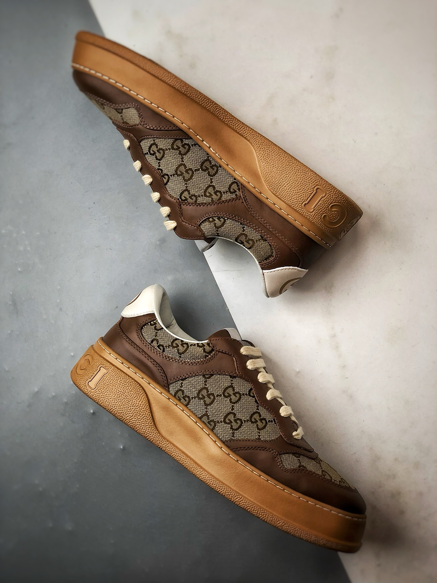 480 Chunky B Sneaker系列 棕色 低帮厚底增高休闲时尚饼干鞋