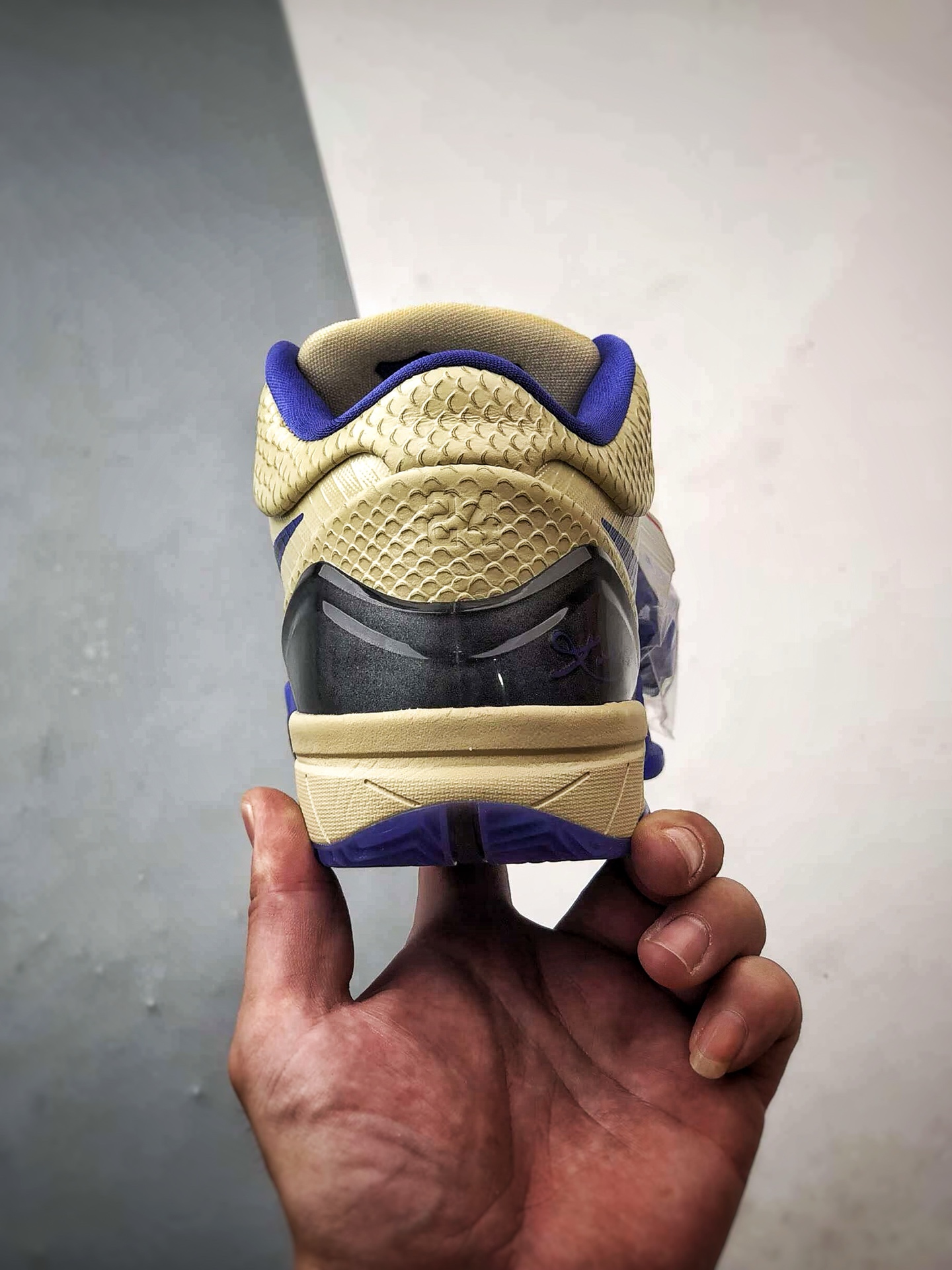 NK Zoom Kobe 4 Protro 巴萨联名金黑紫 IM2532-701