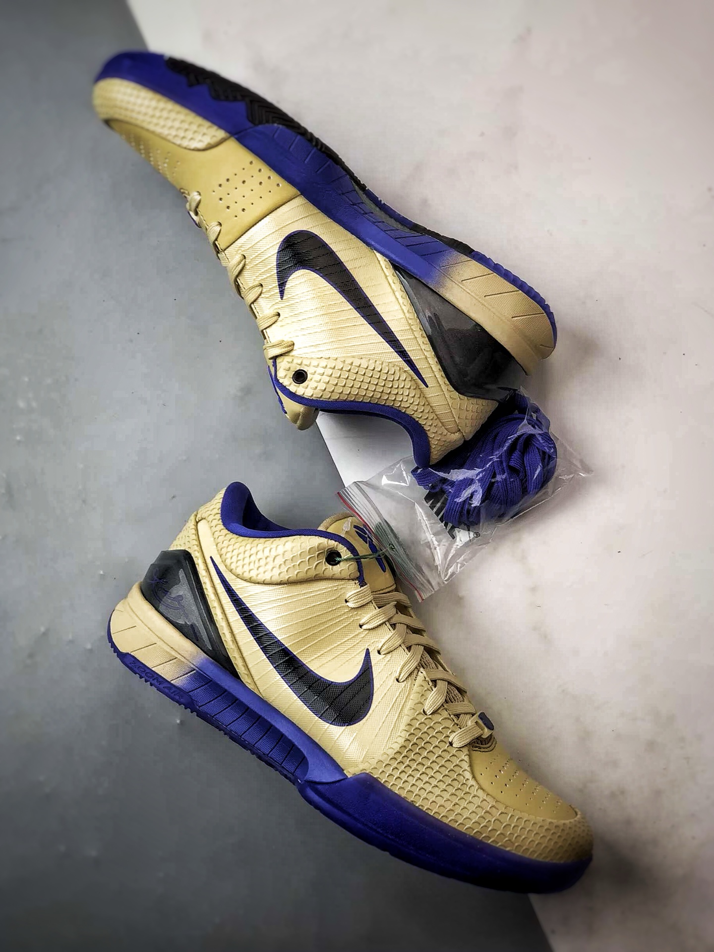 NK Zoom Kobe 4 Protro 巴萨联名金黑紫 IM2532-701