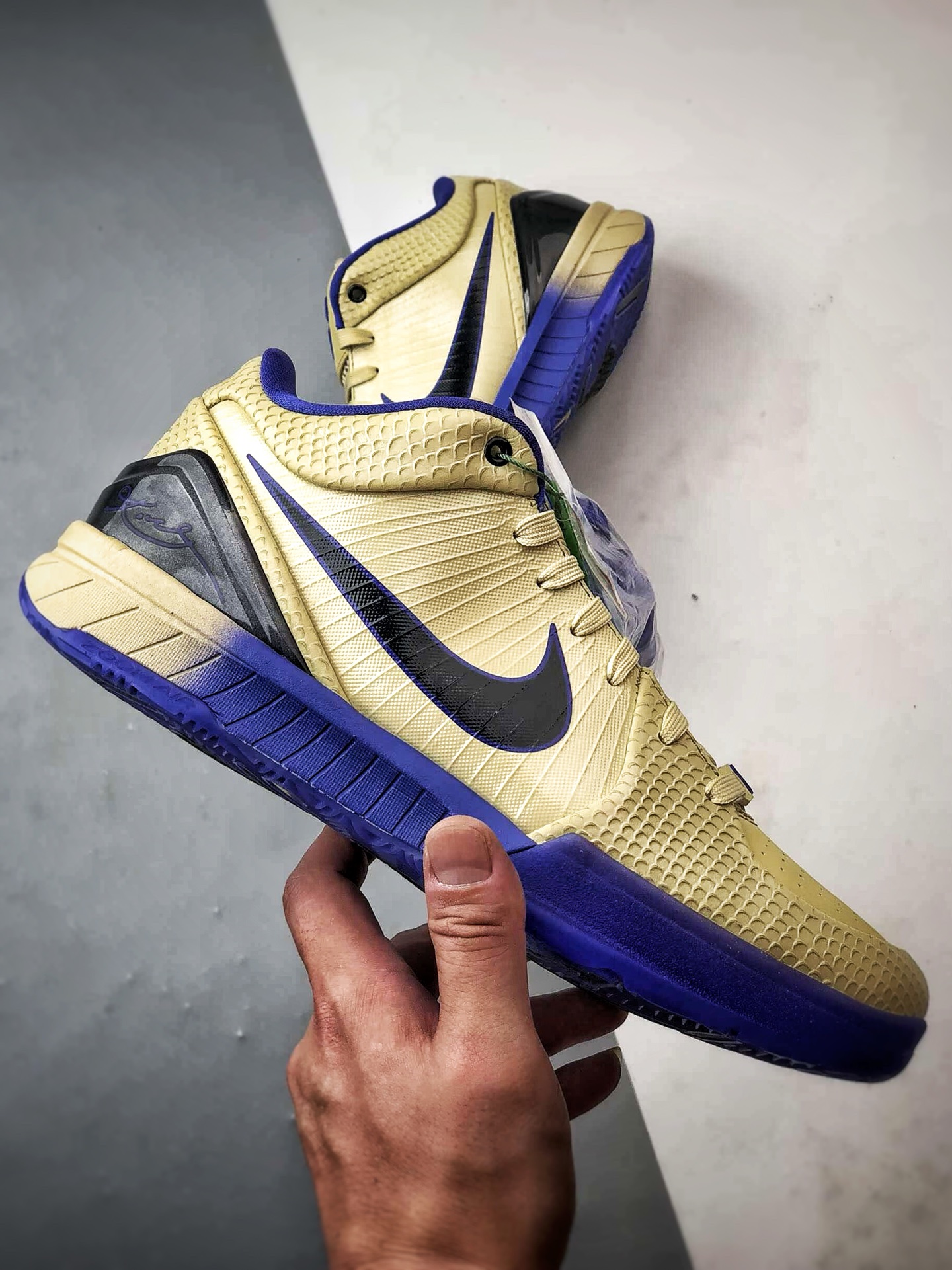 NK Zoom Kobe 4 Protro 巴萨联名金黑紫 IM2532-701