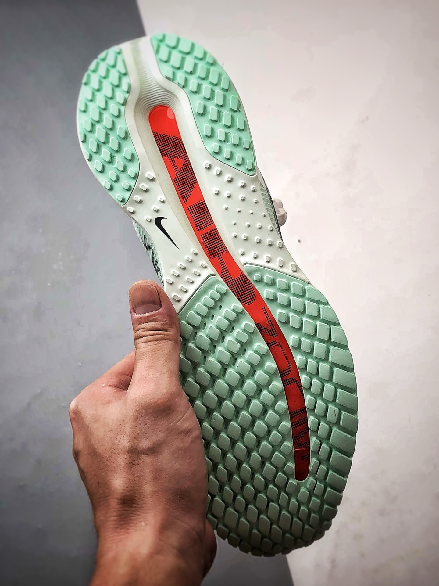 市售最强版本 欢迎对比 NK Pegasus Premium系列 白绿红 全掌气垫纤维气柱网面跑步鞋 HQ2592-301-莆田鞋,莆田鞋货源,高仿鞋,高仿鞋货源,安福档口,莆田高仿鞋,莆田鞋批发,高仿鞋批发,莆田高仿运动鞋,高仿运动鞋,莆田运动鞋 市售最强版本 欢迎对比 NK Pegasus Premium系列 白绿红 全掌气垫纤维气柱网面跑步鞋 HQ2592-301