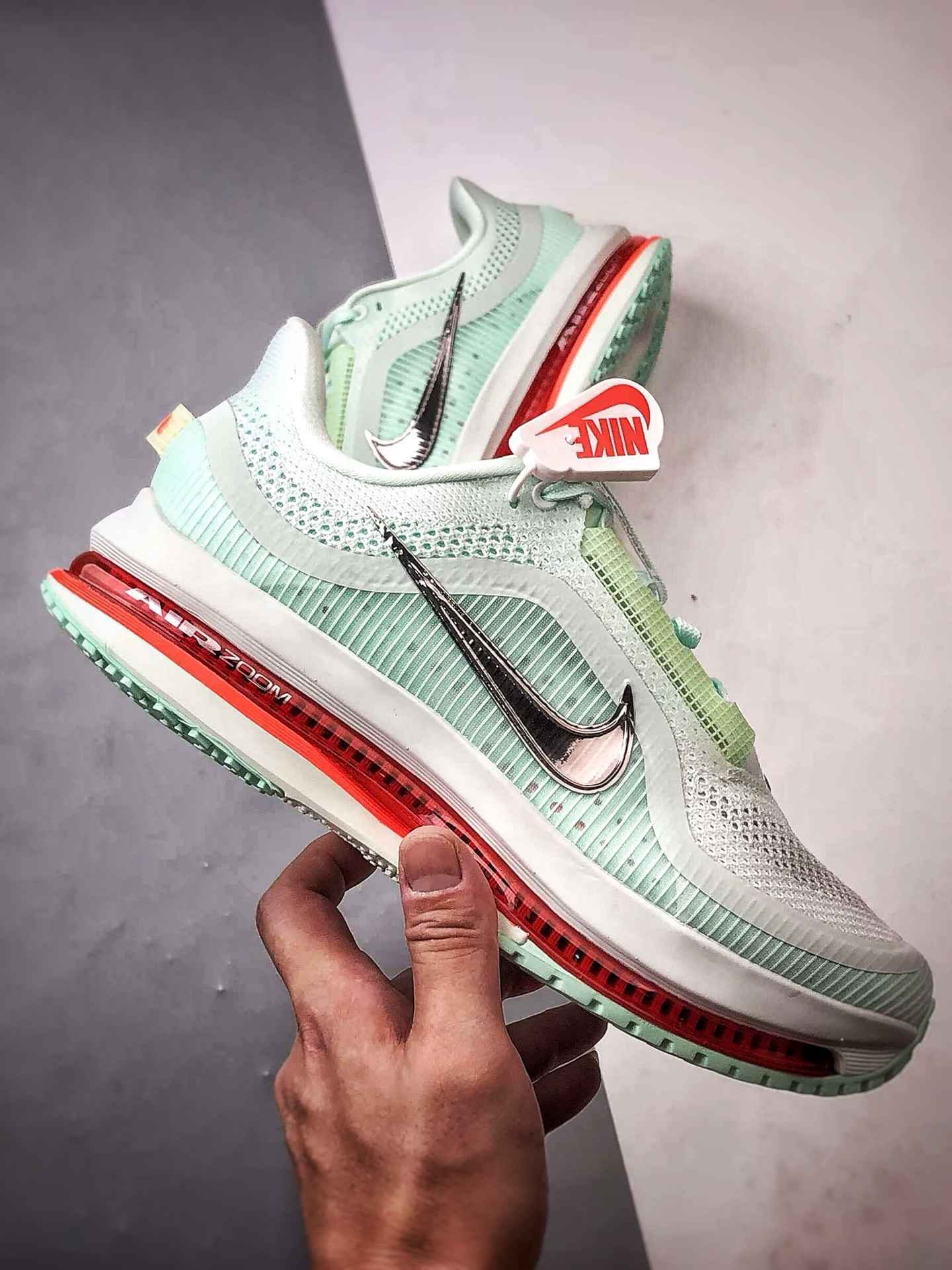 市售最强版本 欢迎对比 NK Pegasus Premium系列 白绿红 全掌气垫纤维气柱网面跑步鞋 HQ2592-301-莆田鞋,莆田鞋货源,高仿鞋,高仿鞋货源,安福档口,莆田高仿鞋,莆田鞋批发,高仿鞋批发,莆田高仿运动鞋,高仿运动鞋,莆田运动鞋 市售最强版本 欢迎对比 NK Pegasus Premium系列 白绿红 全掌气垫纤维气柱网面跑步鞋 HQ2592-301