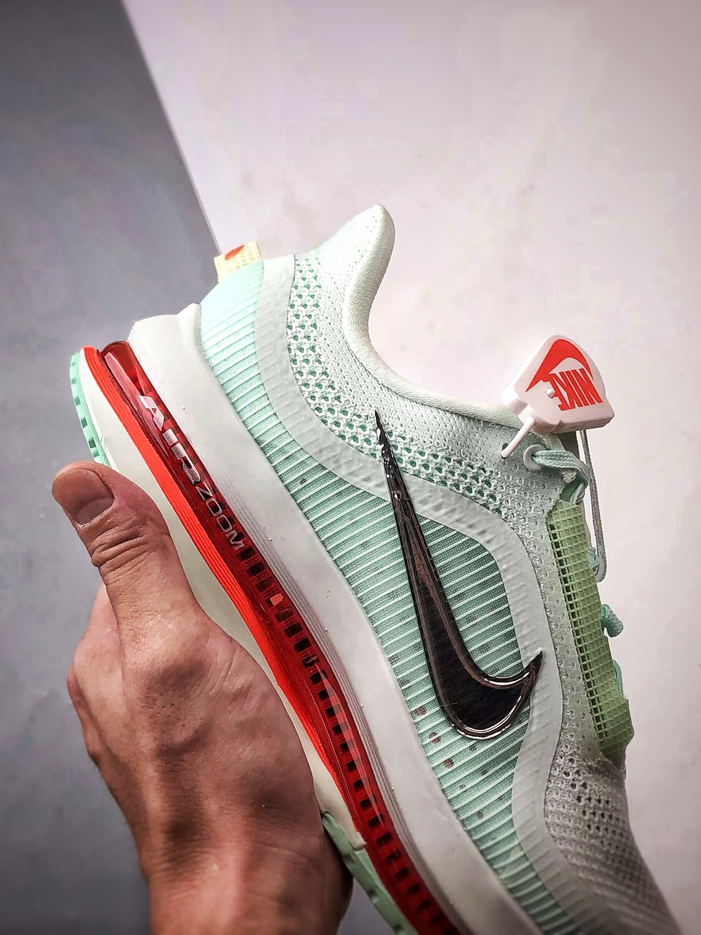 市售最强版本 欢迎对比 NK Pegasus Premium系列 白绿红 全掌气垫纤维气柱网面跑步鞋 HQ2592-301-莆田鞋,莆田鞋货源,高仿鞋,高仿鞋货源,安福档口,莆田高仿鞋,莆田鞋批发,高仿鞋批发,莆田高仿运动鞋,高仿运动鞋,莆田运动鞋 市售最强版本 欢迎对比 NK Pegasus Premium系列 白绿红 全掌气垫纤维气柱网面跑步鞋 HQ2592-301