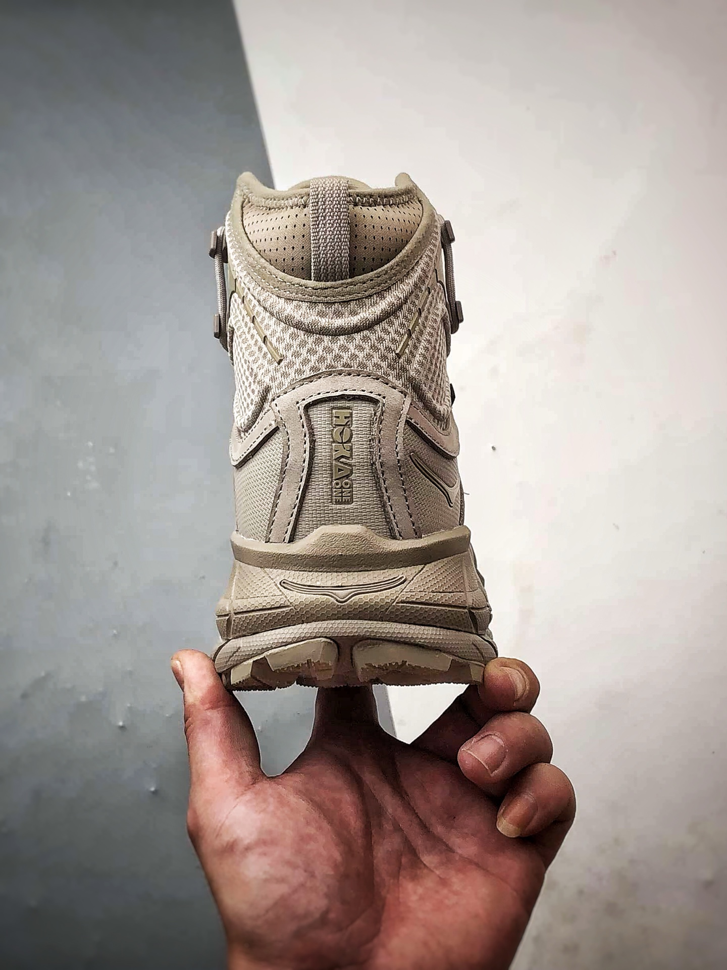 450 Hoka One One Tor Uitra High 米色 托亚潮流户外高帮越野登山功能鞋 1129958-STPST