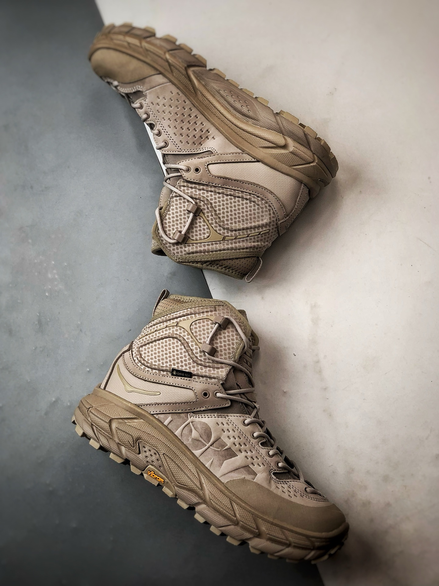 450 Hoka One One Tor Uitra High 米色 托亚潮流户外高帮越野登山功能鞋 1129958-STPST