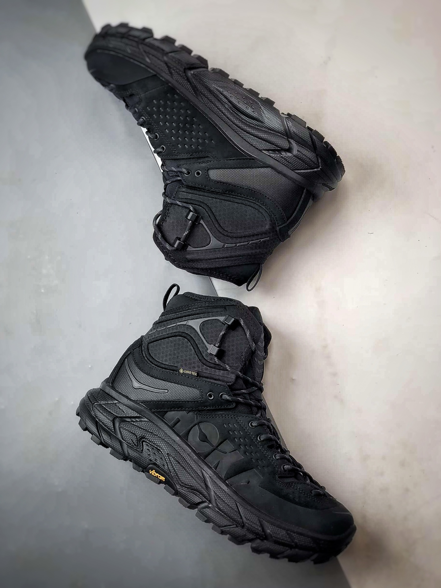 450 Hoka One One Tor Uitra High 黑色 托亚潮流户外高帮越野登山功能鞋 1129958-BBLC