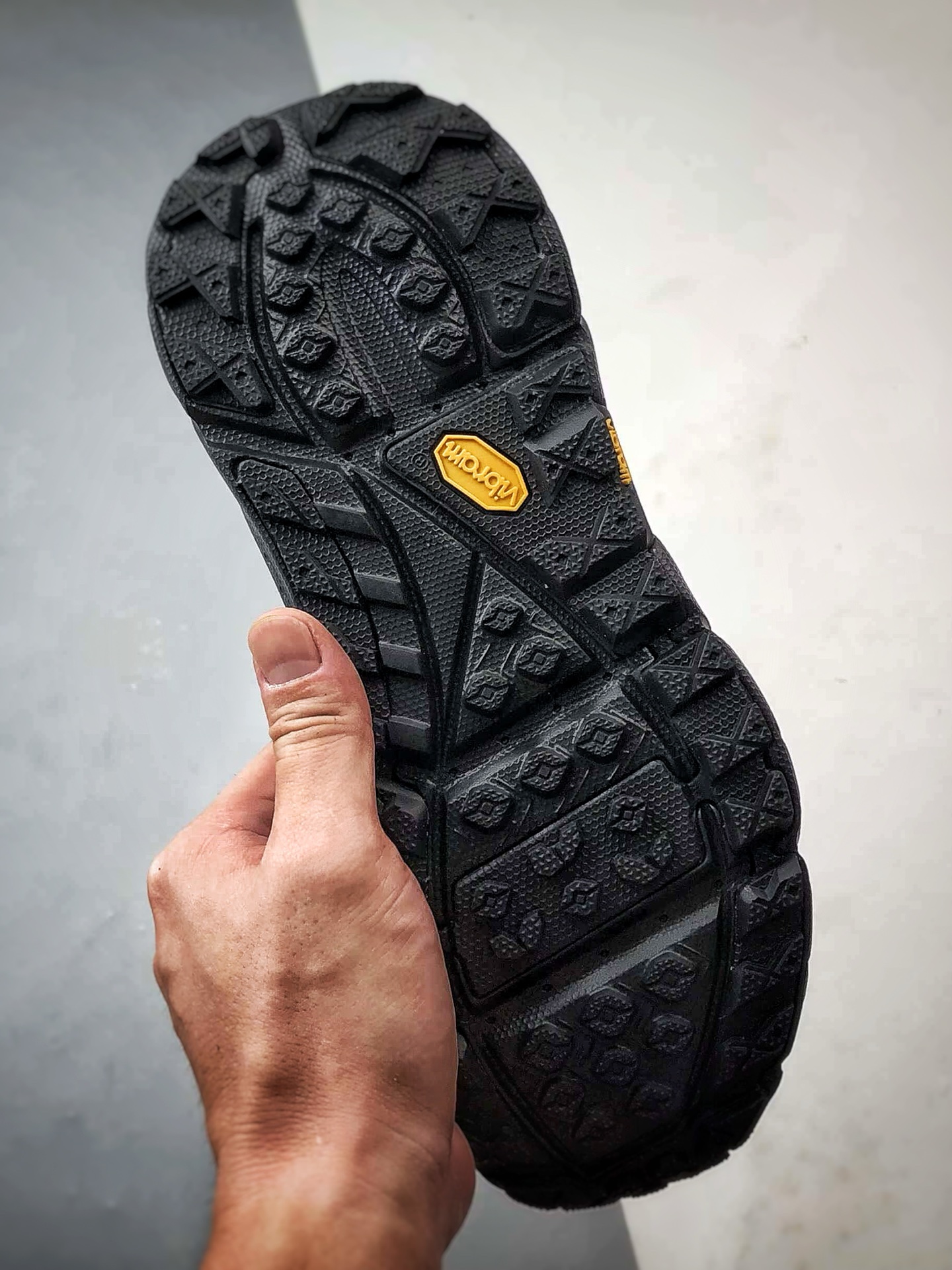 450 Hoka One One Tor Uitra High 黑色 托亚潮流户外高帮越野登山功能鞋 1129958-BBLC