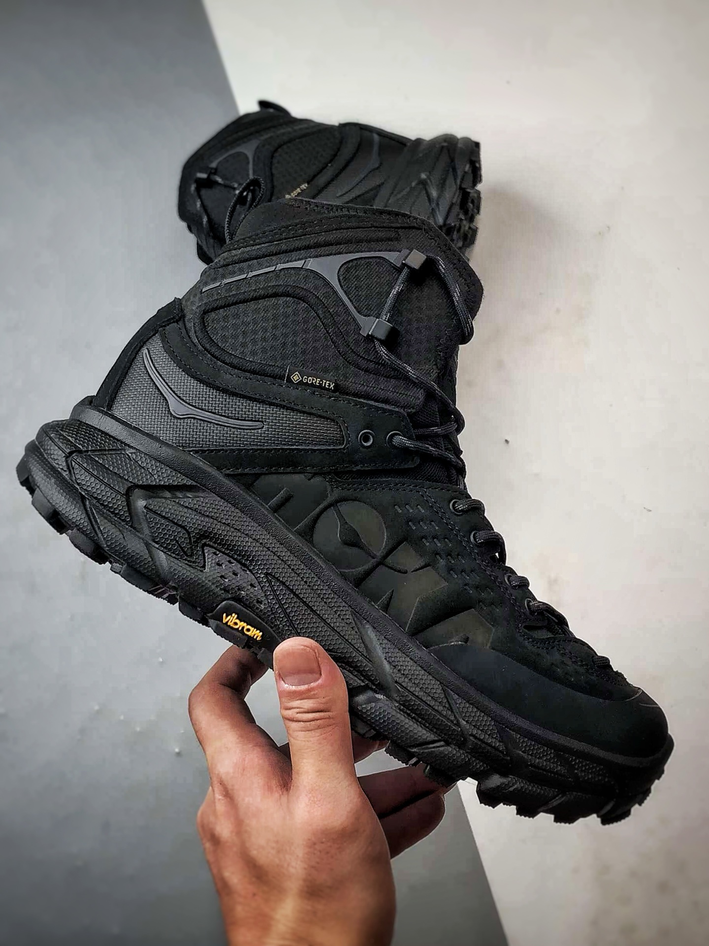 450 Hoka One One Tor Uitra High 黑色 托亚潮流户外高帮越野登山功能鞋 1129958-BBLC