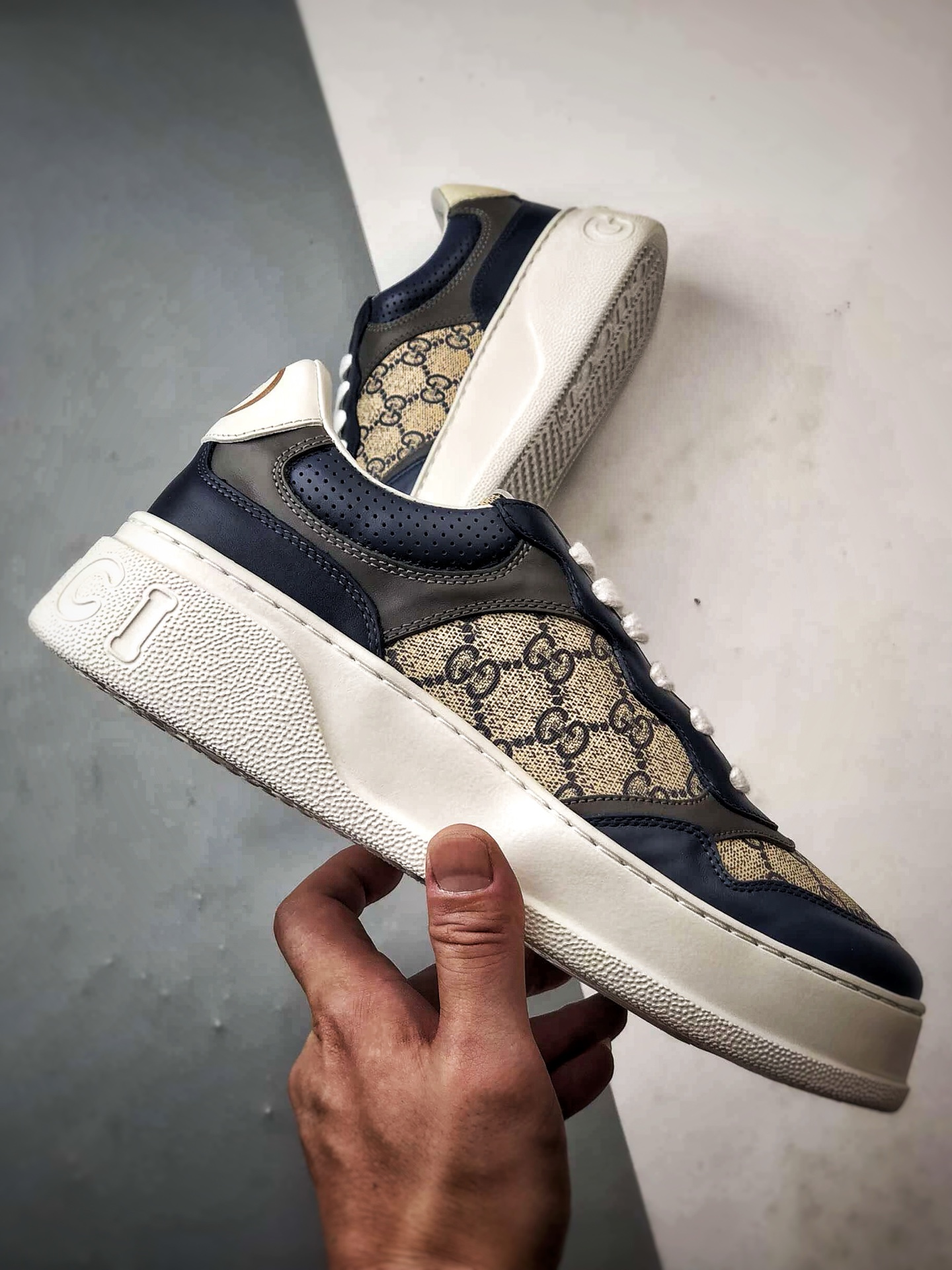 480 Chunky B Sneaker系列 深蓝 低帮厚底增高休闲时尚饼干鞋-Chinese UA Cheap High Quatity Brand Clothes Bags handbags Sneakers wholesale wholesaler seller from China Factory suppliers Fashion Clothing Shoes best Quality Beautiful Price 480 Chunky B Sneaker系列 深蓝 低帮厚底增高休闲时尚饼干鞋