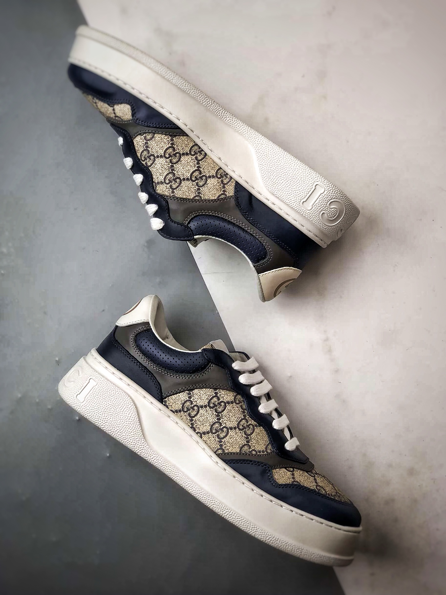 480 Chunky B Sneaker系列 深蓝 低帮厚底增高休闲时尚饼干鞋-Chinese UA Cheap High Quatity Brand Clothes Bags handbags Sneakers wholesale wholesaler seller from China Factory suppliers Fashion Clothing Shoes best Quality Beautiful Price 480 Chunky B Sneaker系列 深蓝 低帮厚底增高休闲时尚饼干鞋