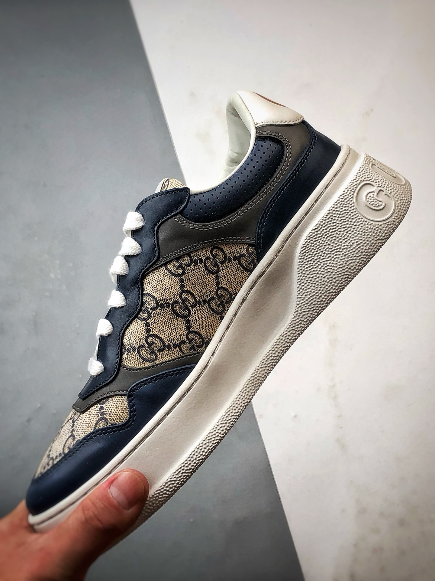 480 Chunky B Sneaker系列 深蓝 低帮厚底增高休闲时尚饼干鞋-Chinese UA Cheap High Quatity Brand Clothes Bags handbags Sneakers wholesale wholesaler seller from China Factory suppliers Fashion Clothing Shoes best Quality Beautiful Price 480 Chunky B Sneaker系列 深蓝 低帮厚底增高休闲时尚饼干鞋