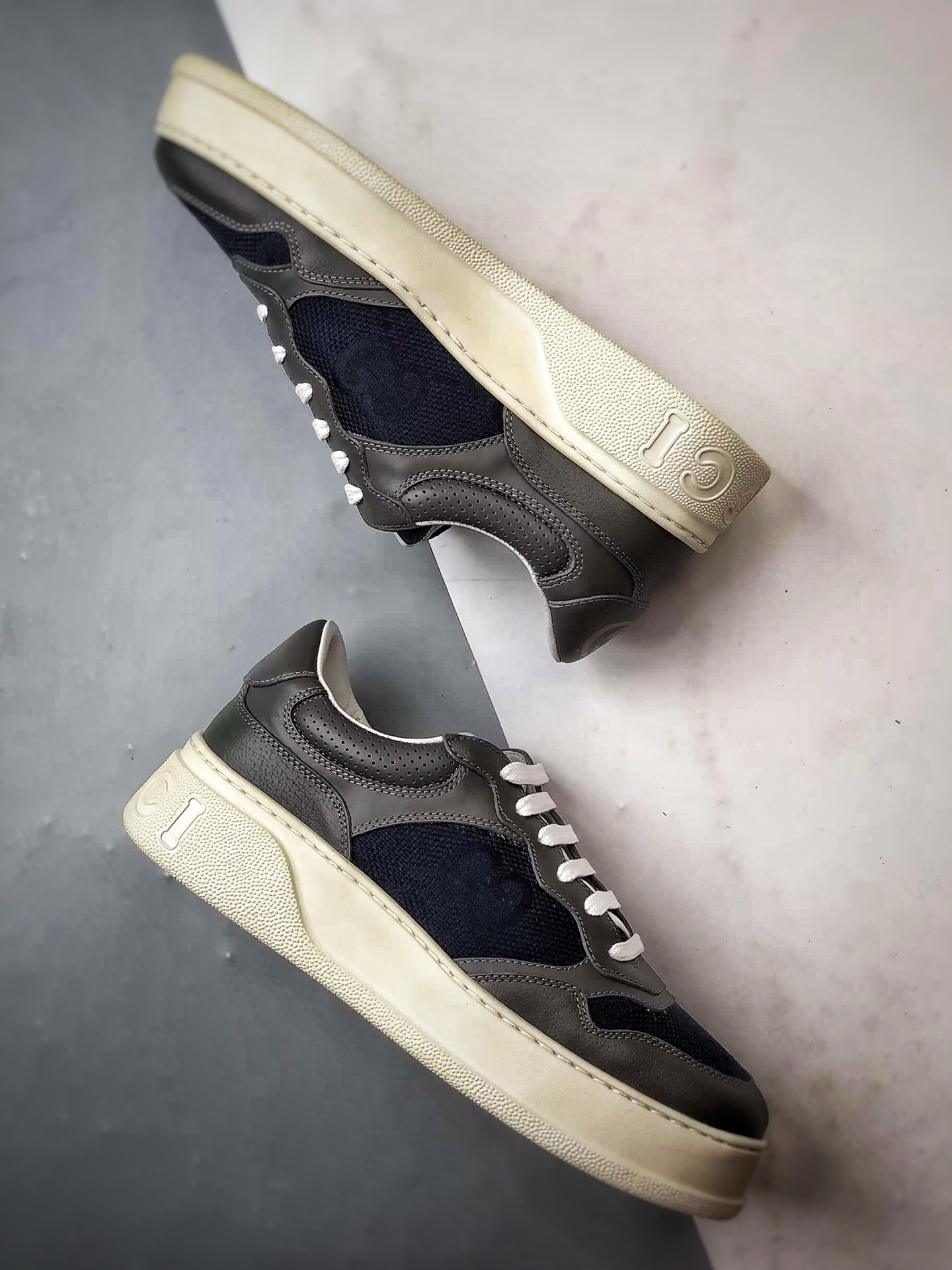 480 Chunky B Sneaker系列 灰色 低帮厚底增高休闲时尚饼干鞋-Chinese UA Cheap High Quatity Brand Clothes Bags handbags Sneakers wholesale wholesaler seller from China Factory suppliers Fashion Clothing Shoes best Quality Beautiful Price 480 Chunky B Sneaker系列 灰色 低帮厚底增高休闲时尚饼干鞋