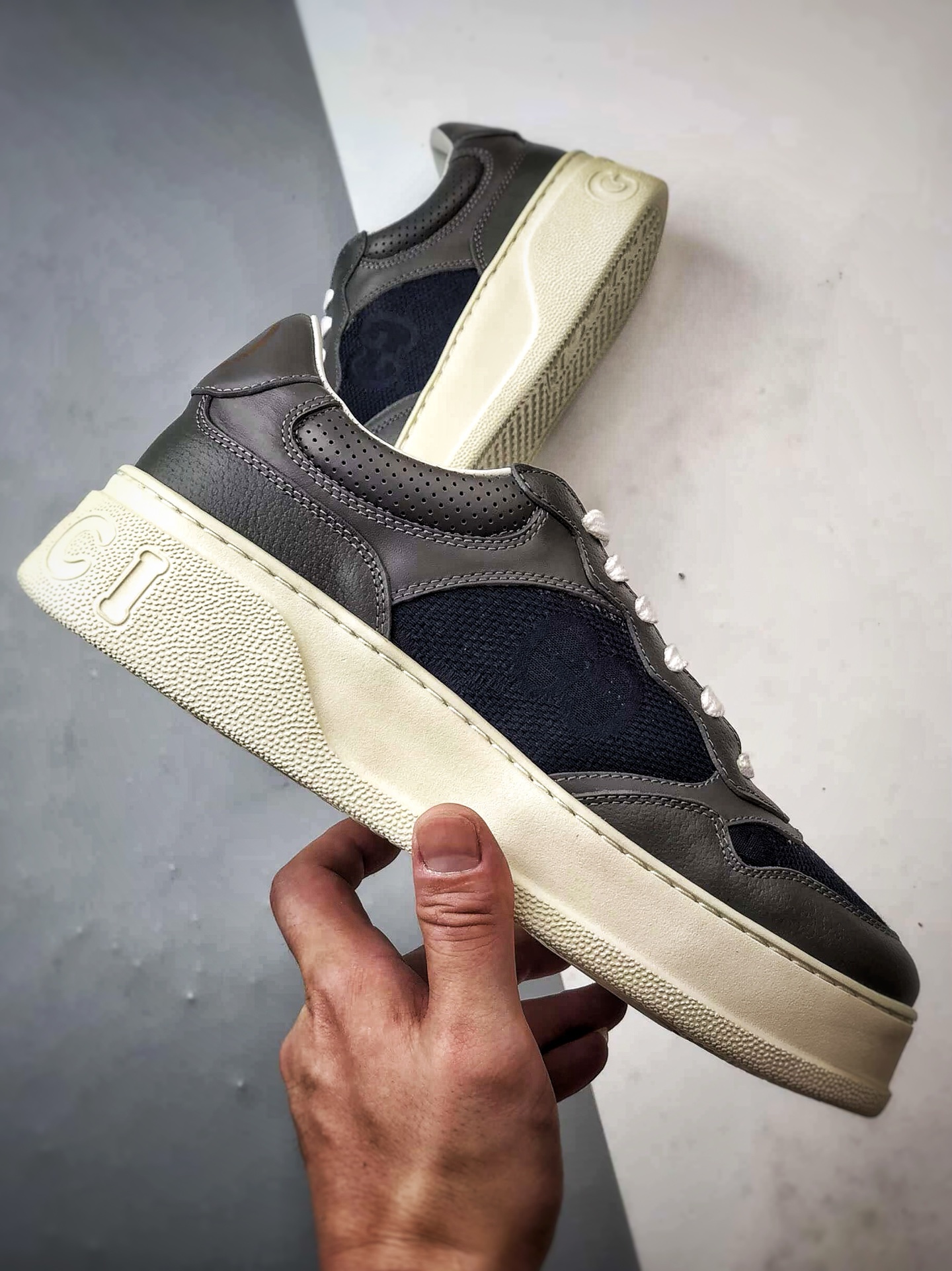 480 Chunky B Sneaker系列 灰色 低帮厚底增高休闲时尚饼干鞋-Chinese UA Cheap High Quatity Brand Clothes Bags handbags Sneakers wholesale wholesaler seller from China Factory suppliers Fashion Clothing Shoes best Quality Beautiful Price 480 Chunky B Sneaker系列 灰色 低帮厚底增高休闲时尚饼干鞋