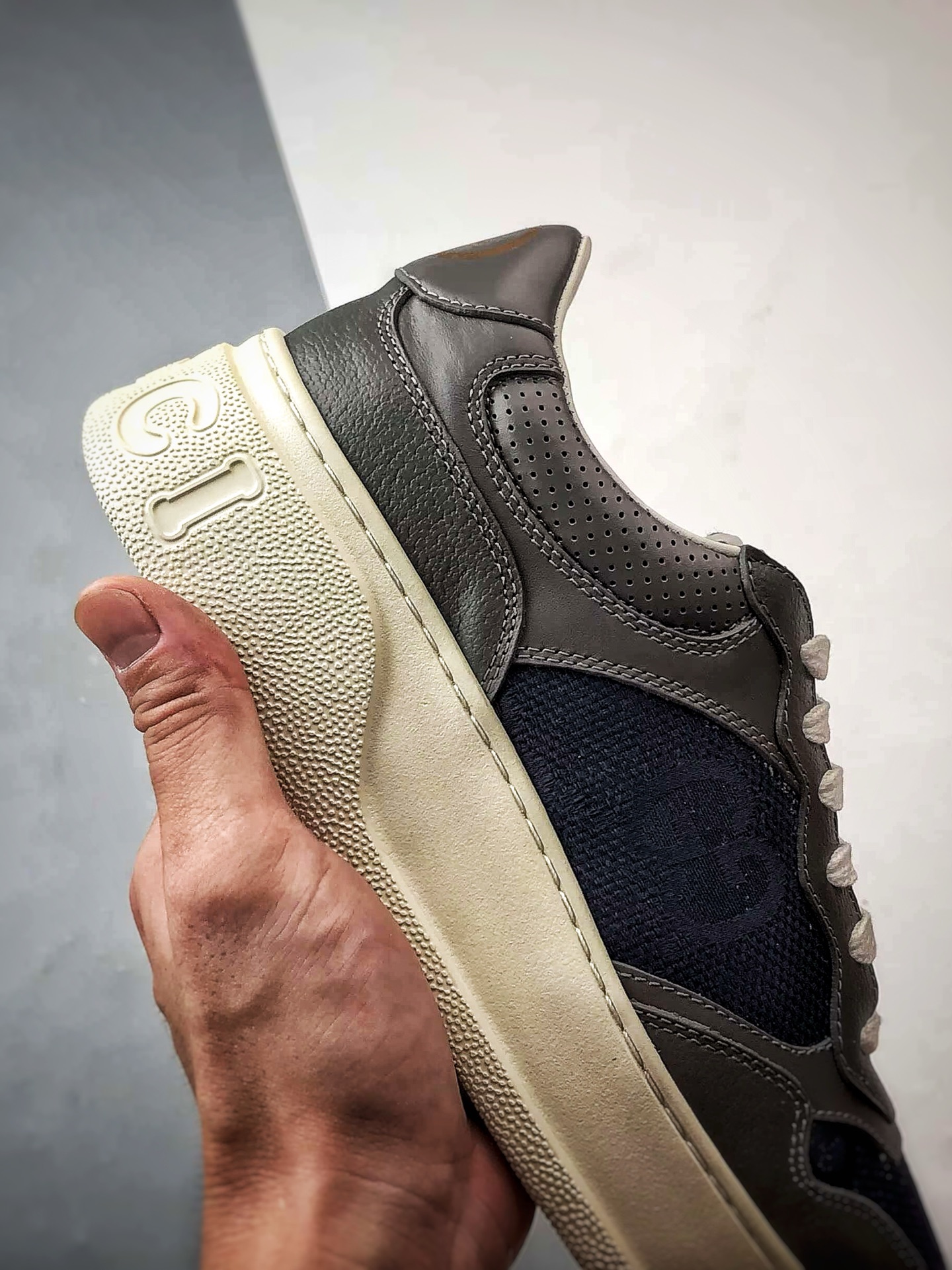 480 Chunky B Sneaker系列 灰色 低帮厚底增高休闲时尚饼干鞋-Chinese UA Cheap High Quatity Brand Clothes Bags handbags Sneakers wholesale wholesaler seller from China Factory suppliers Fashion Clothing Shoes best Quality Beautiful Price 480 Chunky B Sneaker系列 灰色 低帮厚底增高休闲时尚饼干鞋