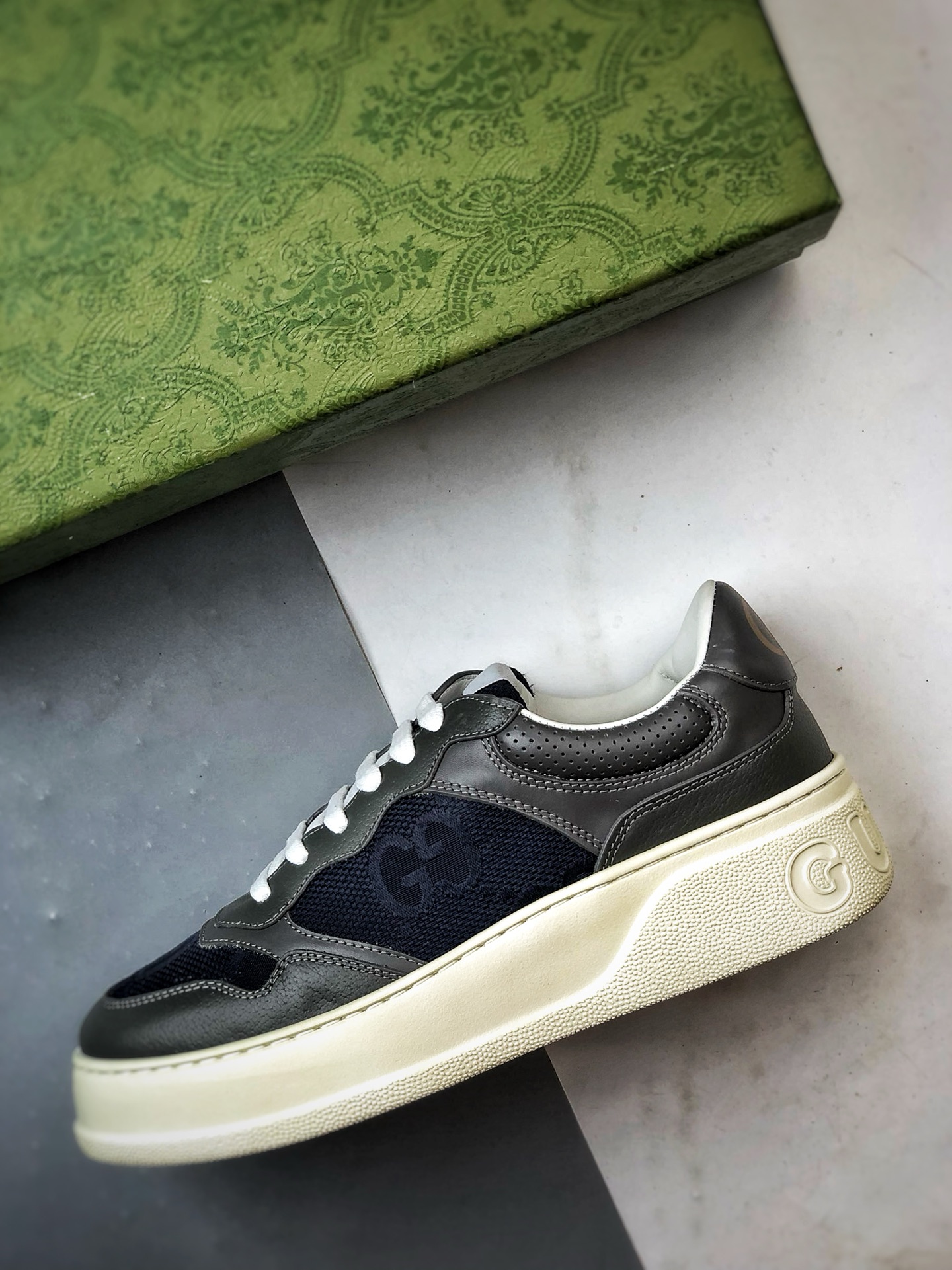 480 Chunky B Sneaker系列 灰色 低帮厚底增高休闲时尚饼干鞋-Chinese UA Cheap High Quatity Brand Clothes Bags handbags Sneakers wholesale wholesaler seller from China Factory suppliers Fashion Clothing Shoes best Quality Beautiful Price 480 Chunky B Sneaker系列 灰色 低帮厚底增高休闲时尚饼干鞋