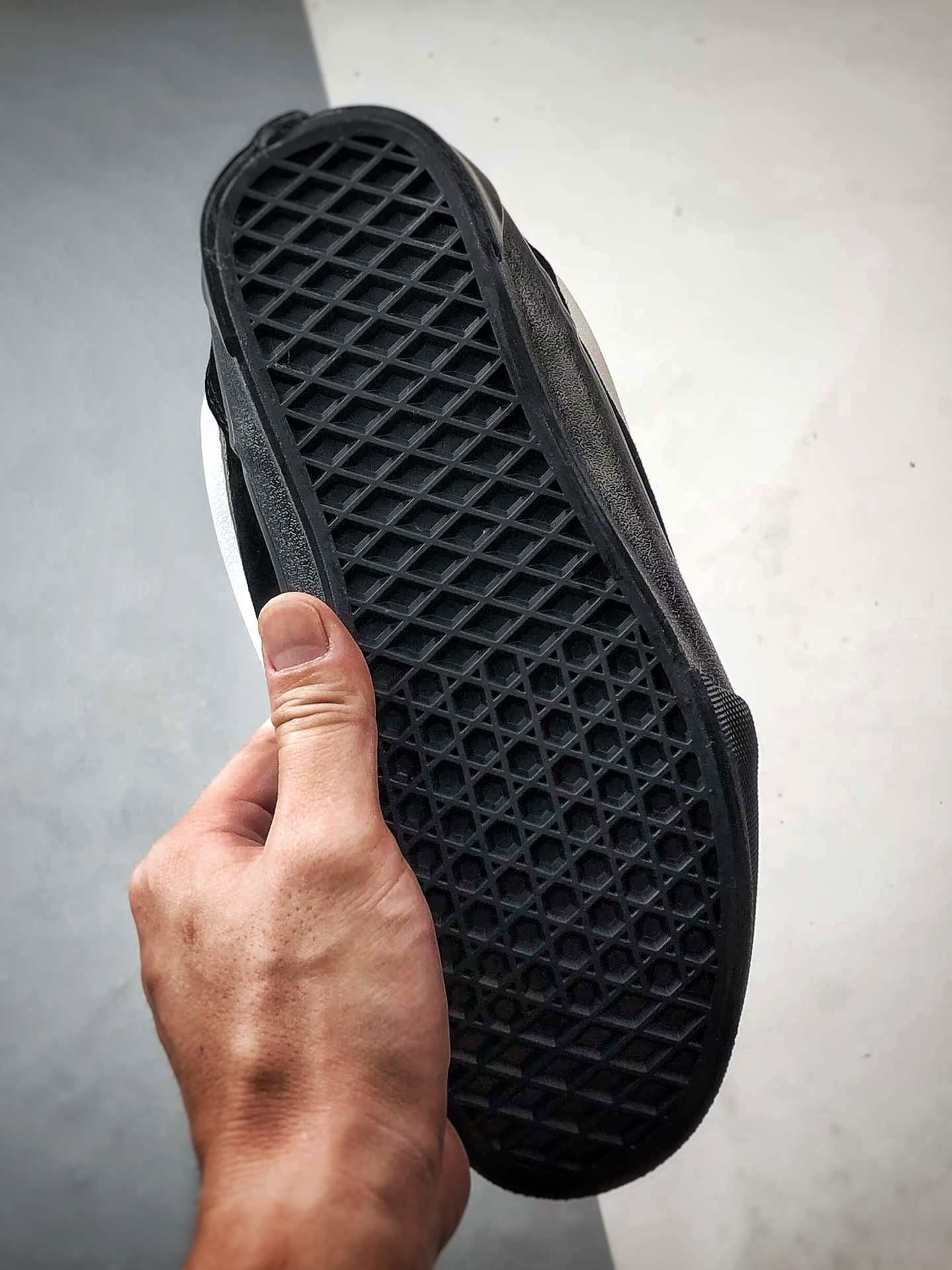 Vans Knu Skool 黑武士 百搭休闲防滑减震加绒款面包鞋 VN0009QCBMA