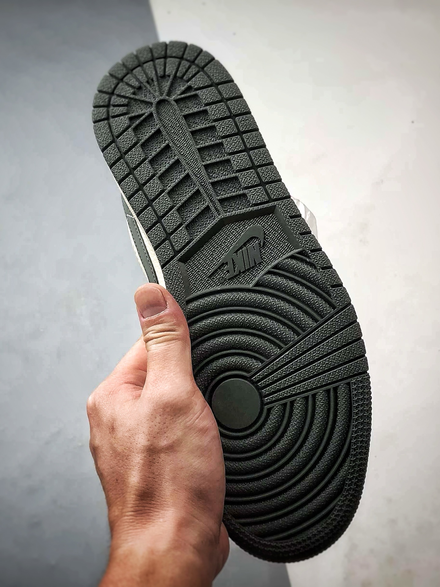 Air Jordan 1 Low ”高端定制” 斯图西印花米白深绿 QD1988-002