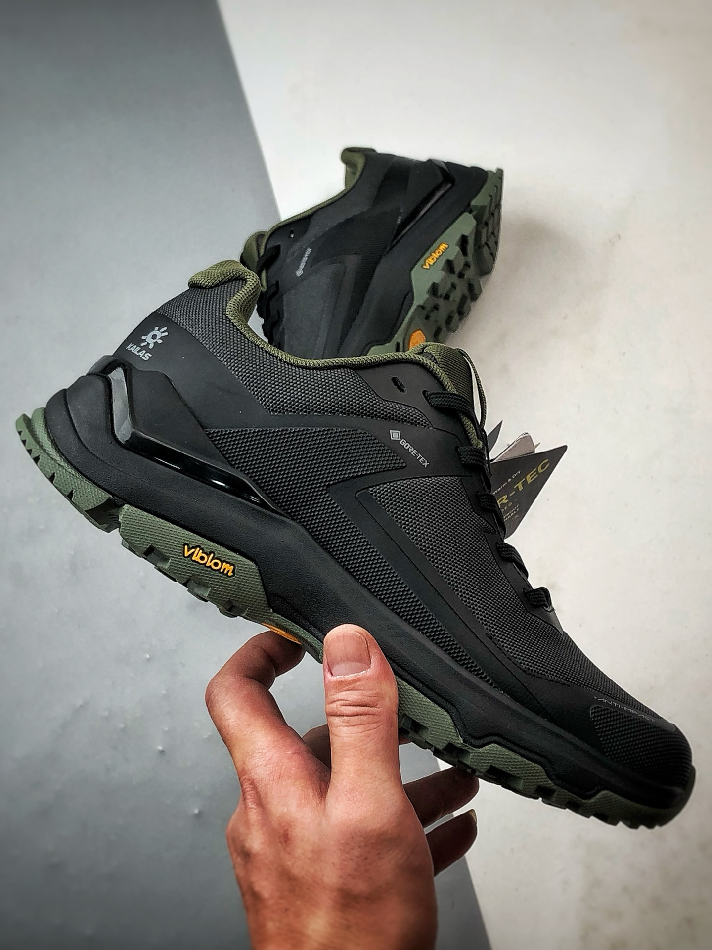 凯乐石KAILAS 界山 GTX 墨绿黑 户外低帮防水登山徒步鞋