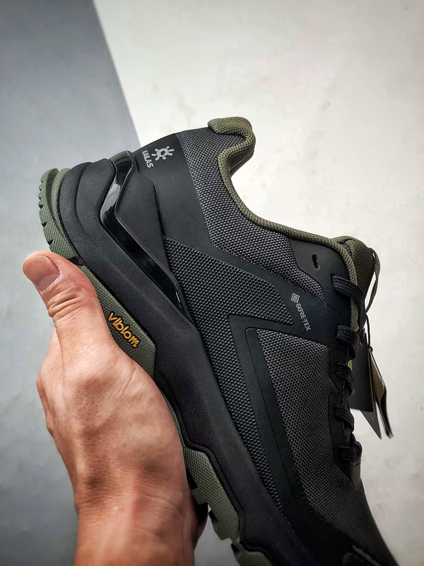凯乐石KAILAS 界山 GTX 墨绿黑 户外低帮防水登山徒步鞋