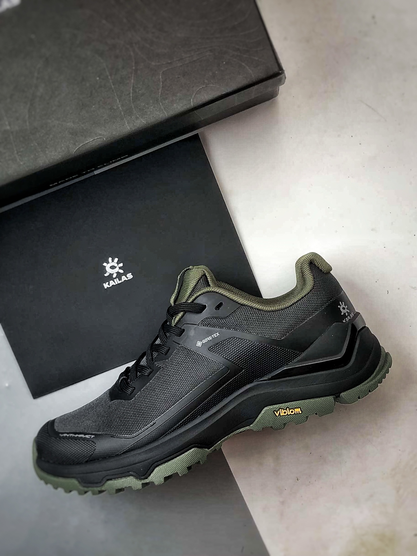 凯乐石KAILAS 界山 GTX 墨绿黑 户外低帮防水登山徒步鞋