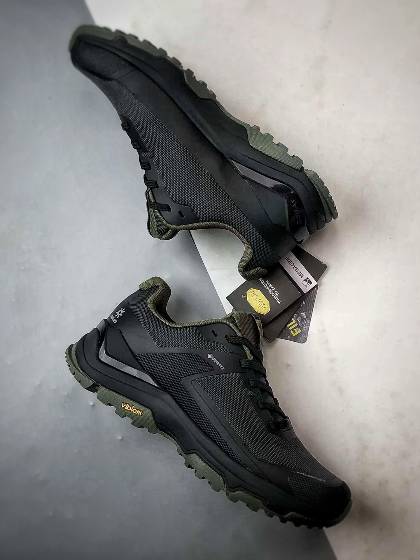 凯乐石KAILAS 界山 GTX 墨绿黑 户外低帮防水登山徒步鞋