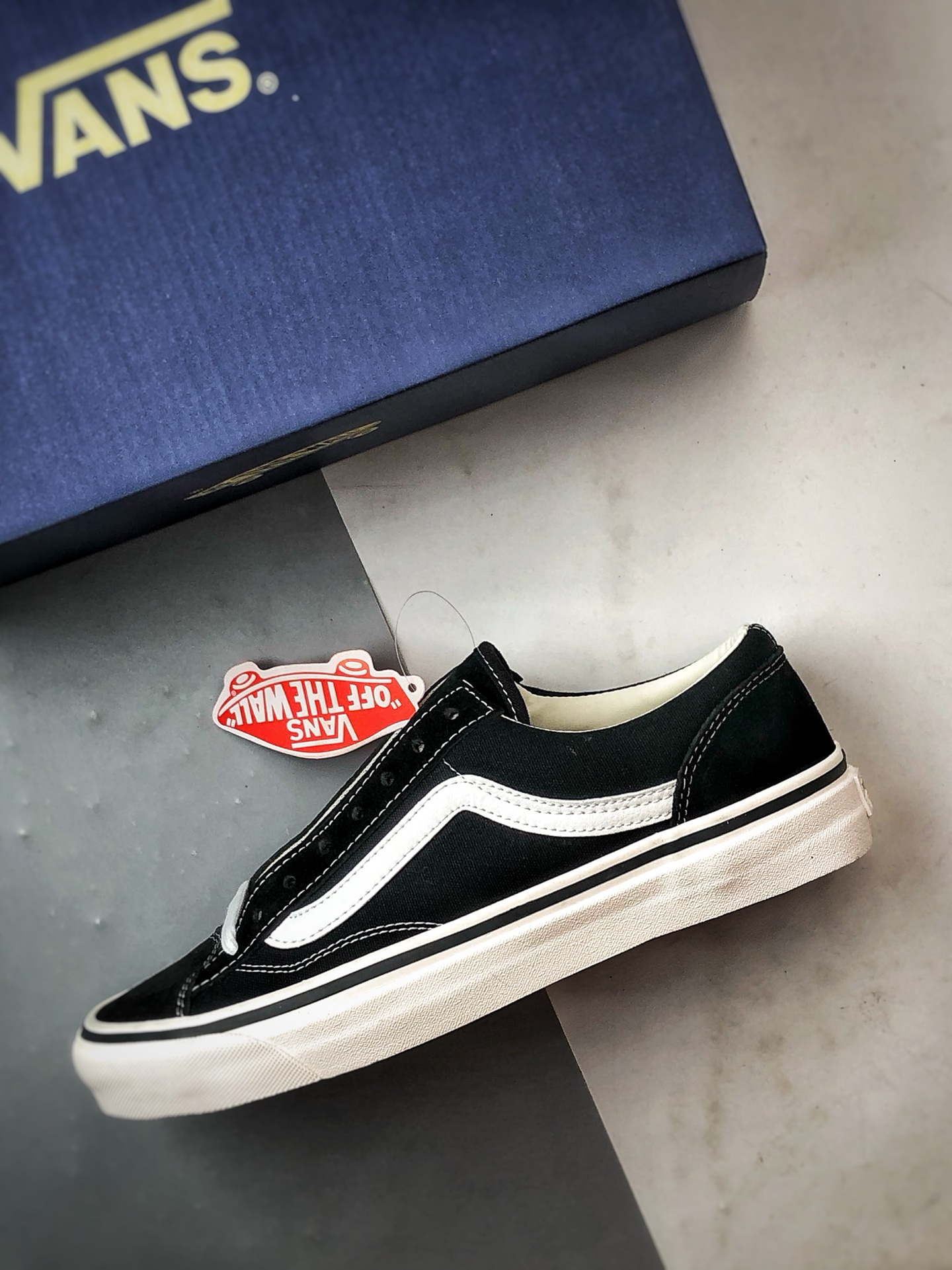 VANS高阶小头黑 OG玩家必备 Vans Premium Old Skool 36 万斯高阶 小头黑白休闲硫化板鞋 VN000E8VBPT-莆田鞋,莆田鞋货源,高仿鞋,高仿鞋货源,安福档口,莆田高仿鞋,莆田鞋批发,高仿鞋批发,莆田高仿运动鞋,高仿运动鞋,莆田运动鞋 VANS高阶小头黑 OG玩家必备 Vans Premium Old Skool 36 万斯高阶 小头黑白休闲硫化板鞋 VN000E8VBPT