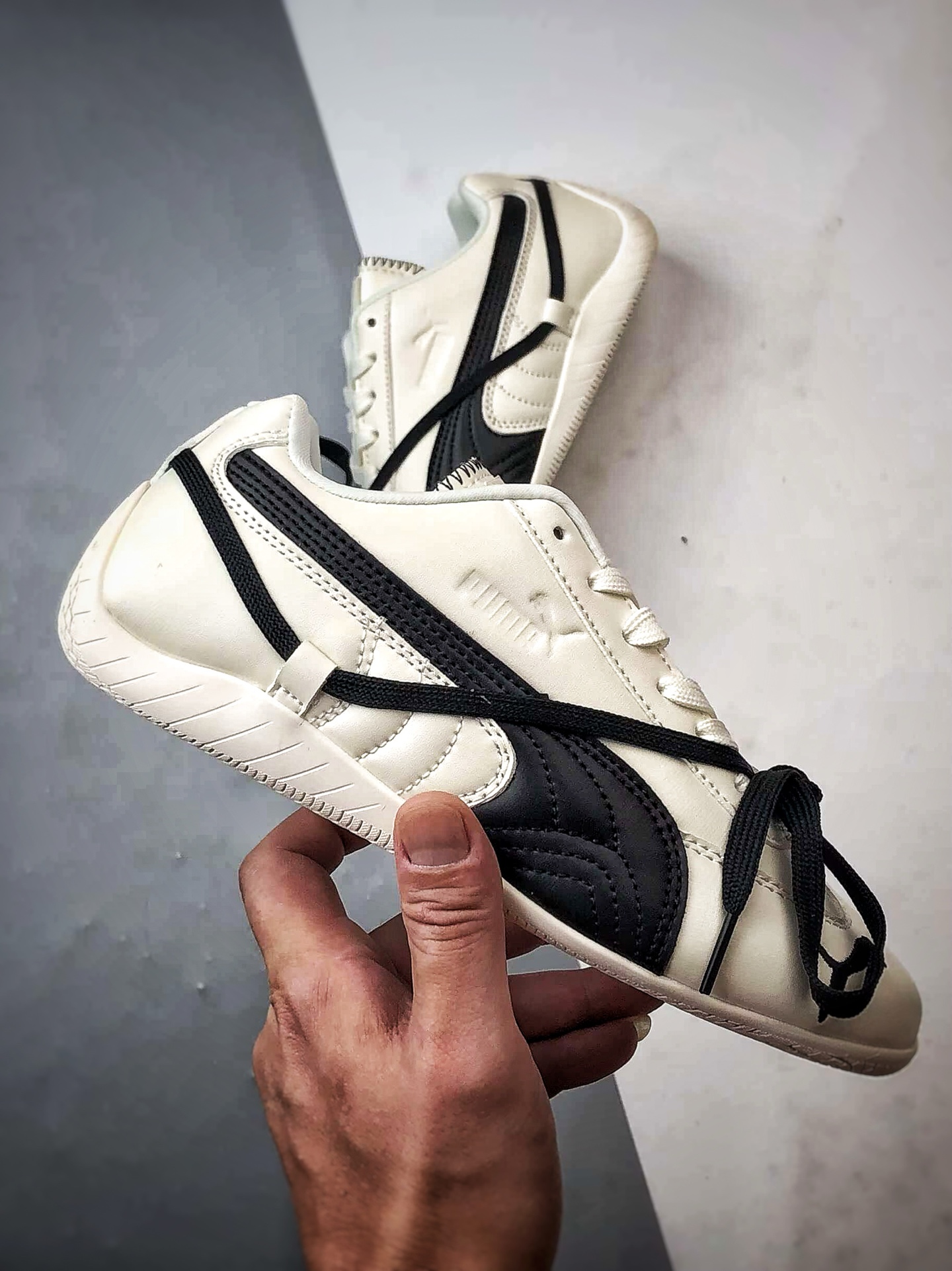 Rose x Puma Speedcet 白黑 彪马薄底德迅复古运动休闲赛车跑鞋 404390-01-莆田鞋,莆田鞋货源,高仿鞋,高仿鞋货源,安福档口,莆田高仿鞋,莆田鞋批发,高仿鞋批发,莆田高仿运动鞋,高仿运动鞋,莆田运动鞋 Rose x Puma Speedcet 白黑 彪马薄底德迅复古运动休闲赛车跑鞋 404390-01